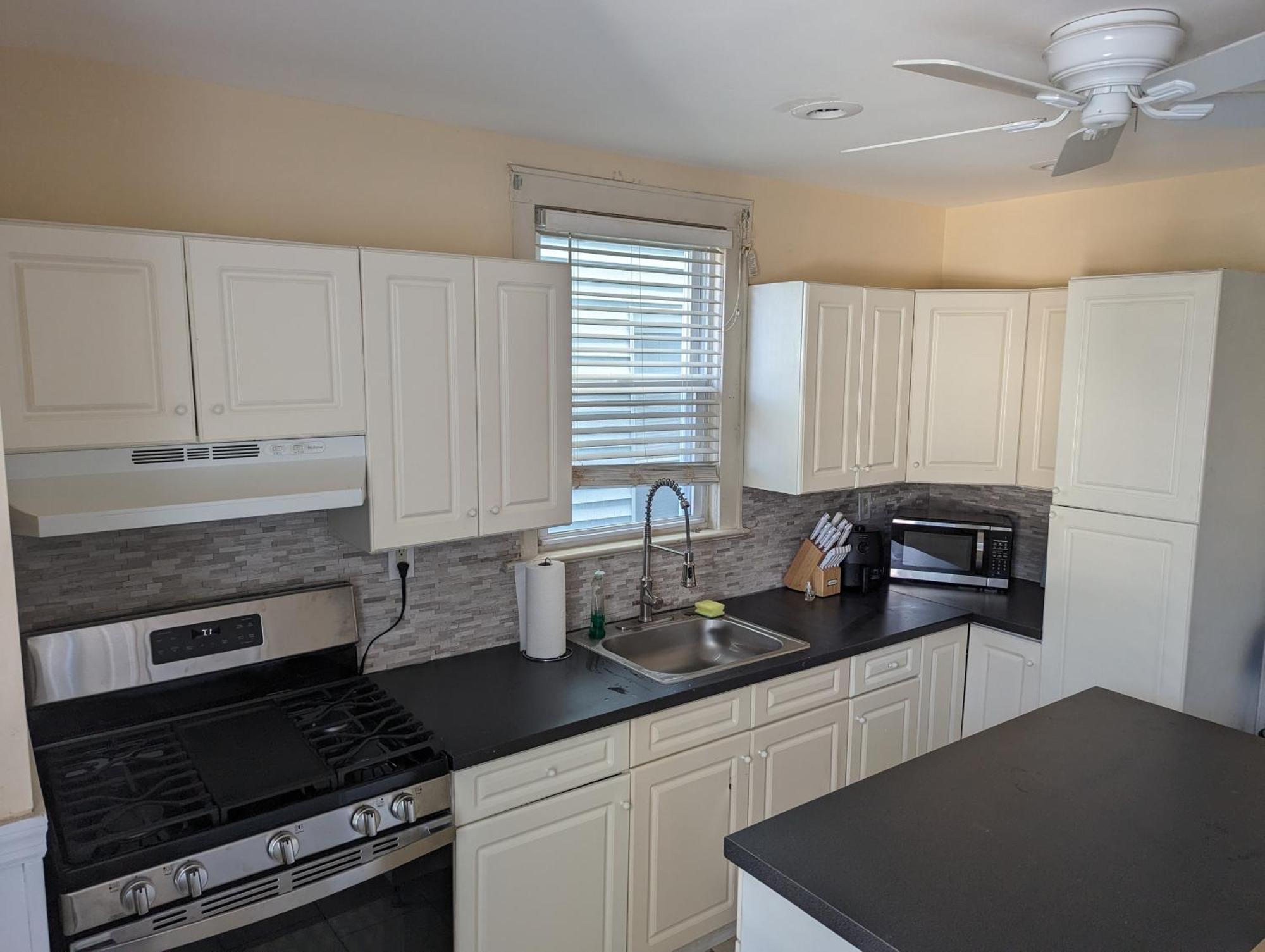 Spacious & Stylish 2br Near Manhattan