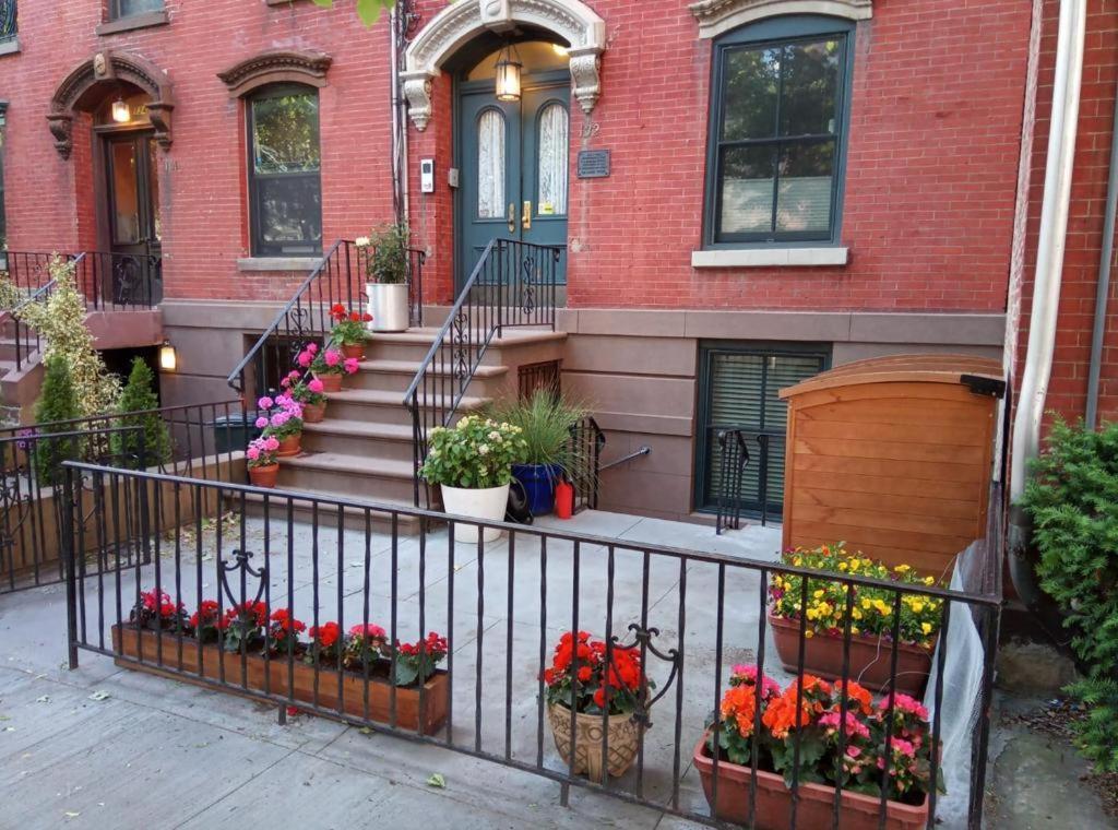 Historic 1869 Brownstone 15 Min To Nyc Downtown *