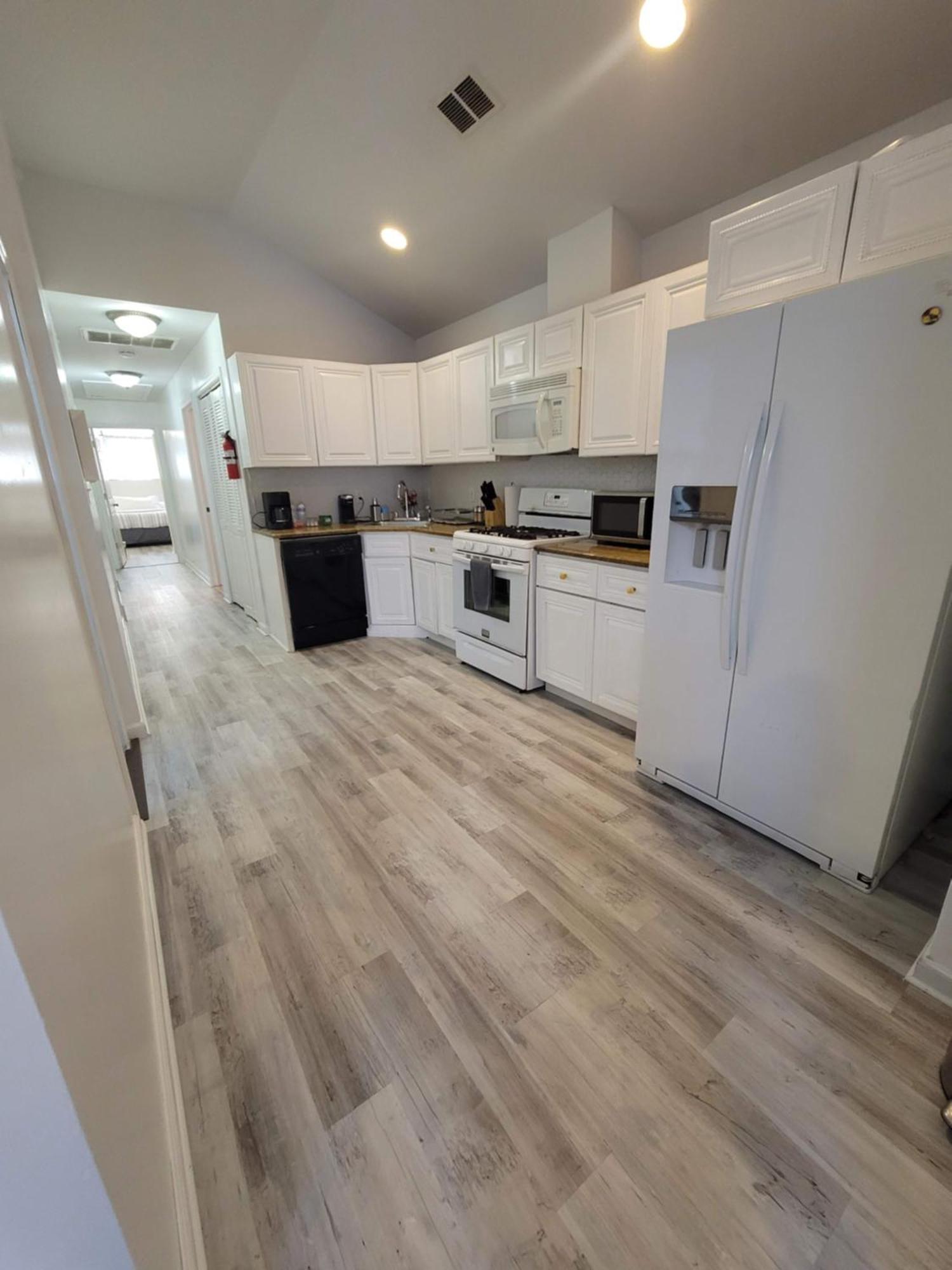 Luxury 5queenbed - 20 Min Away Manhattan Apartment *