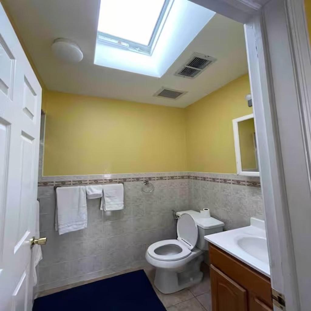 Business & Family Friendly Balcony Jacuzzi Free Park Apartment Jersey City