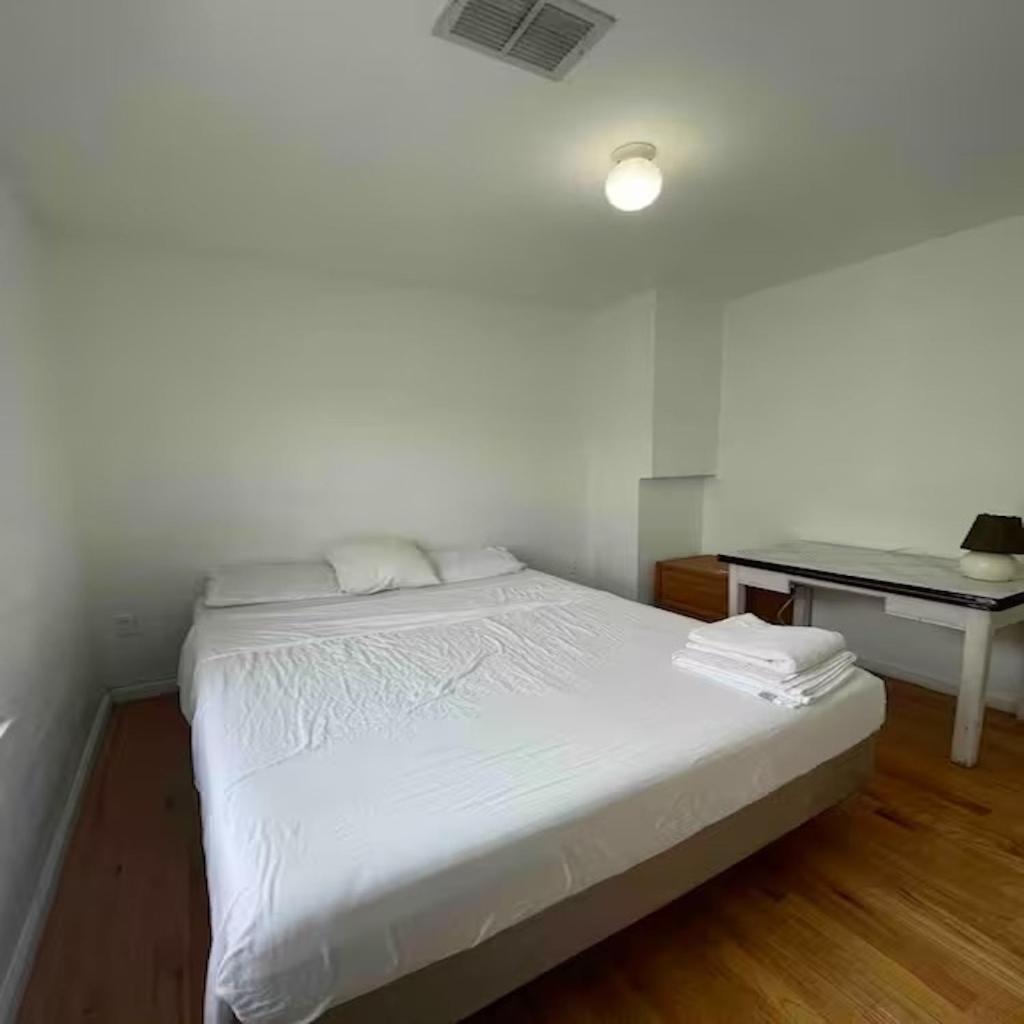 Business & Family Friendly Balcony Jacuzzi Free Park Apartment *