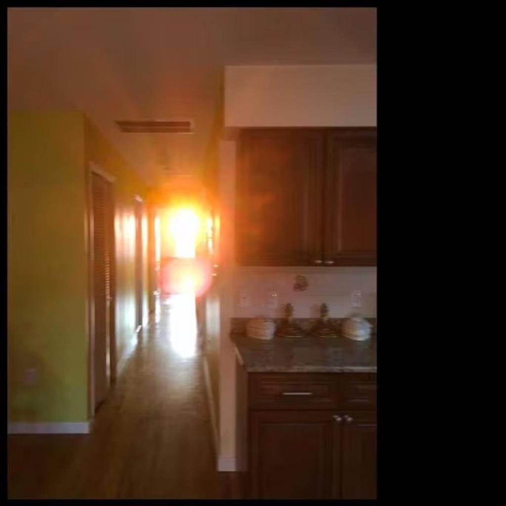 Business & Family Friendly Balcony Jacuzzi Free Park Apartment