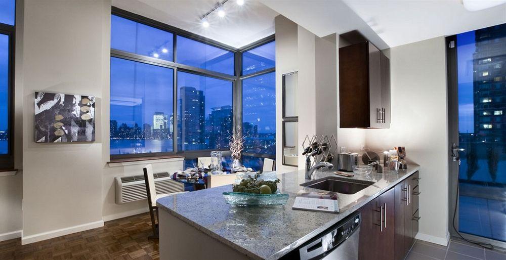 Luxy Washington * Jersey City
