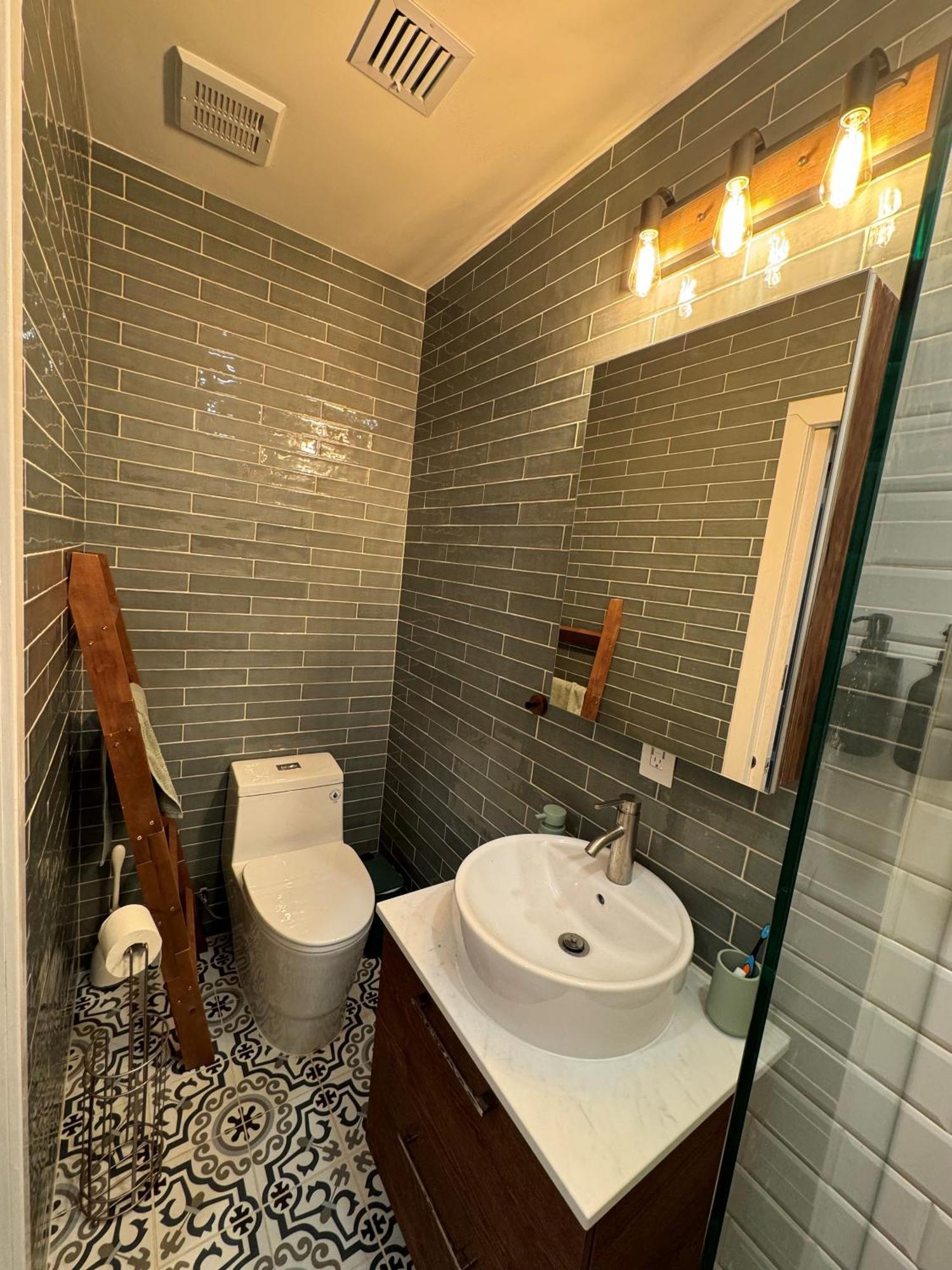Apartment New! Urban Oasis, Chic 3-br 2-ba Corner Unit, Steps Away From Nyc! Jersey City