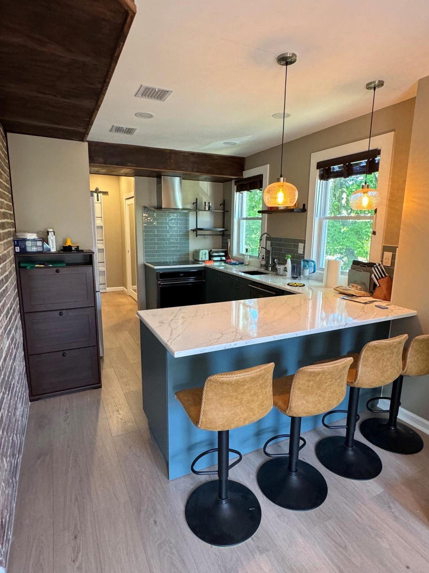 New! Urban Oasis, Chic 3-br 2-ba Corner Unit, Steps Away From Nyc! Jersey City