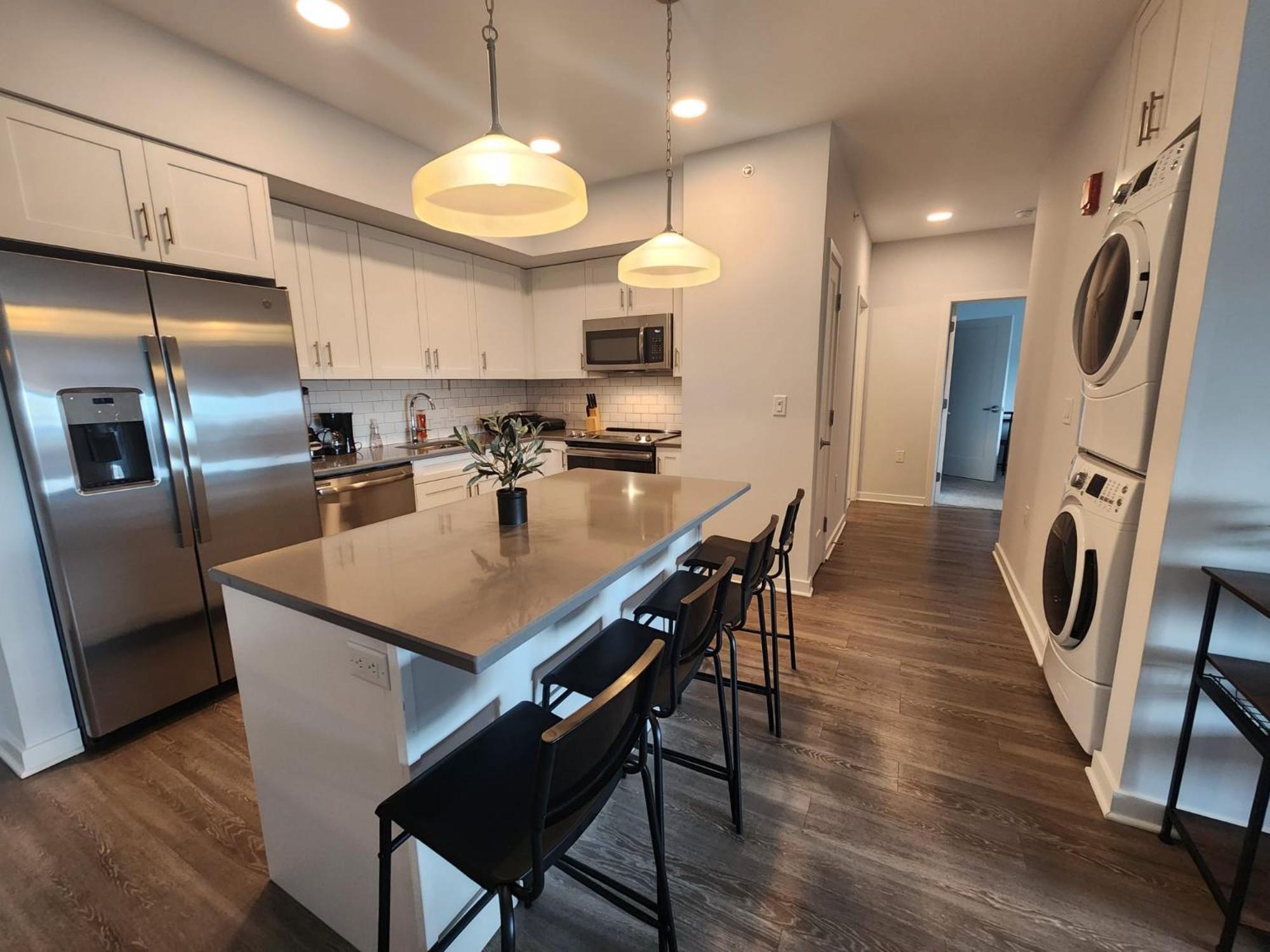 Pristine 2br Apt With Modern Amenities Near Nyc