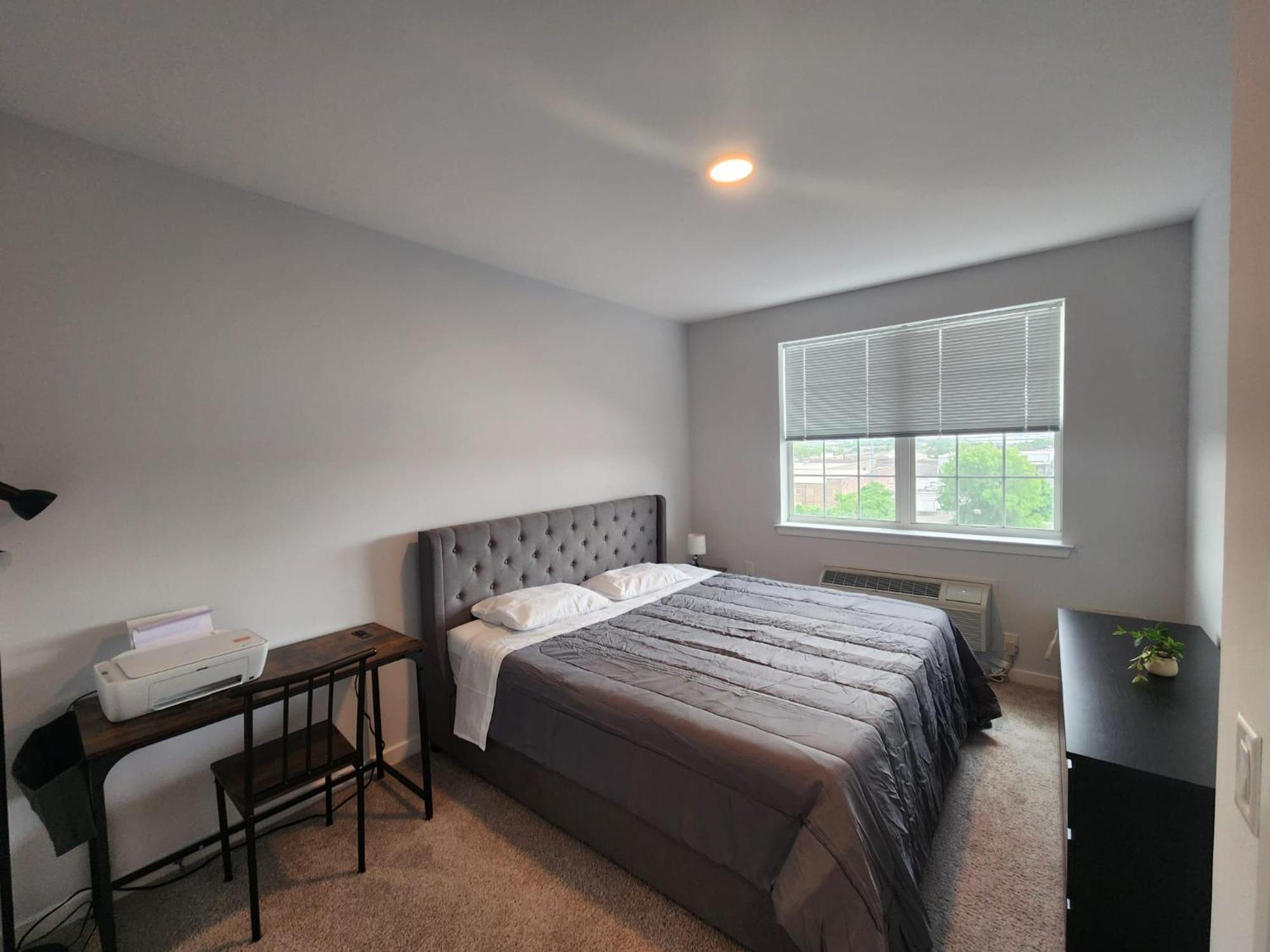 Pristine 2br Apt With Modern Amenities Near Nyc *