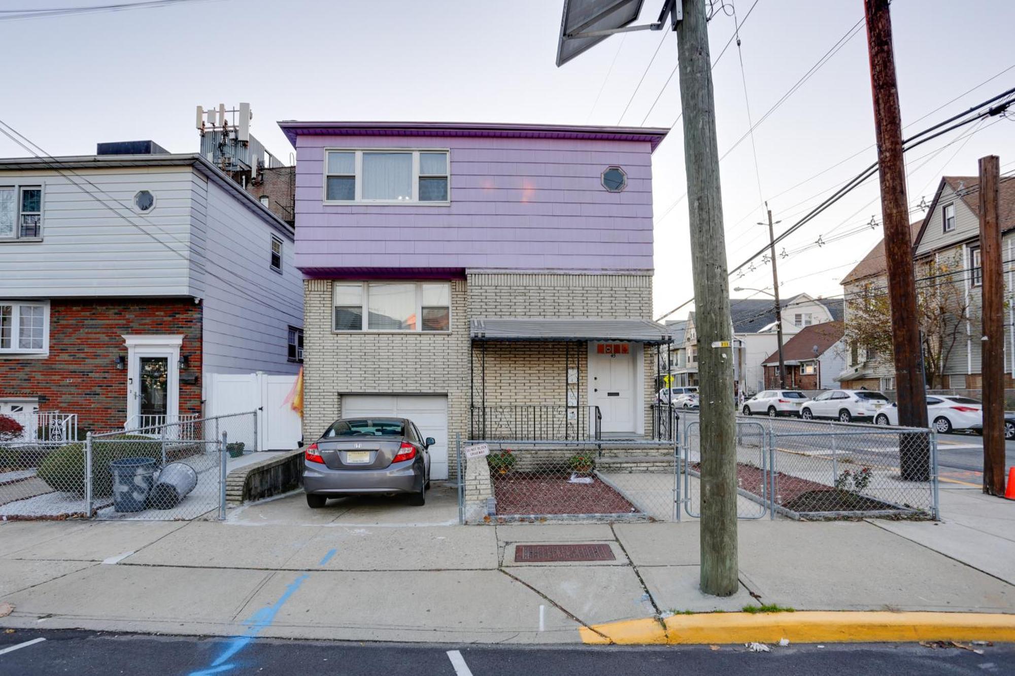 Ideally Located Home, 8 Mi To Nyc *