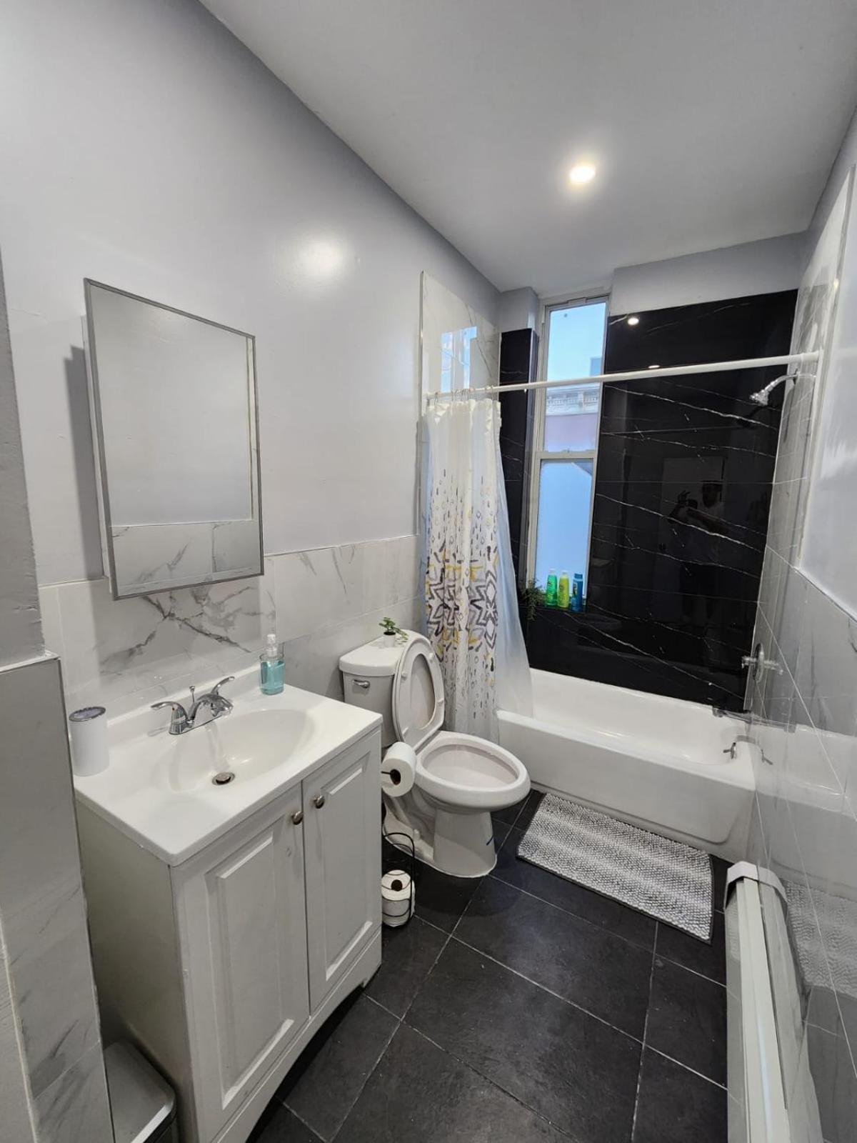 Accessible And Spacious 2br-apt Mins Nyc *