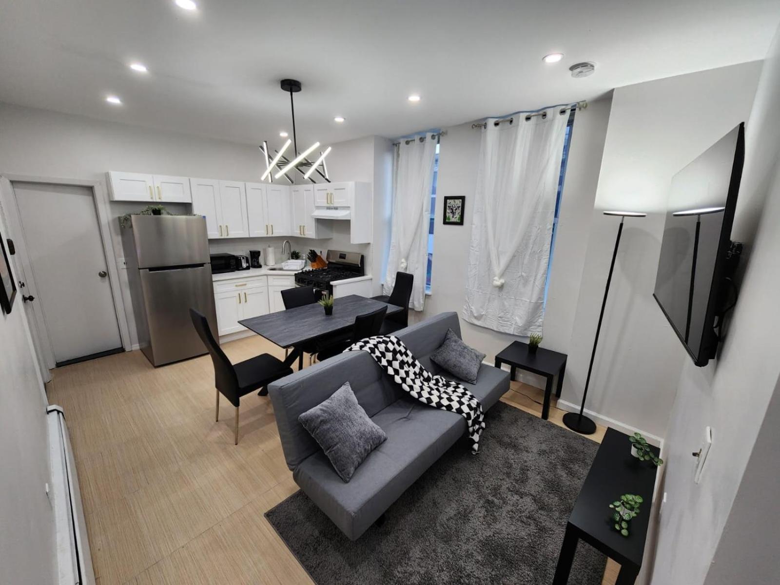 Accessible And Spacious 2br-apt Mins Nyc