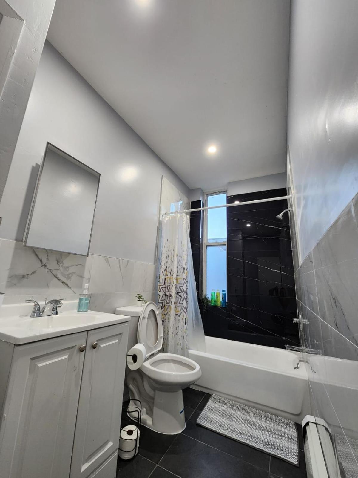 Accessible And Spacious 2br-apt Mins Nyc Apartment Jersey City