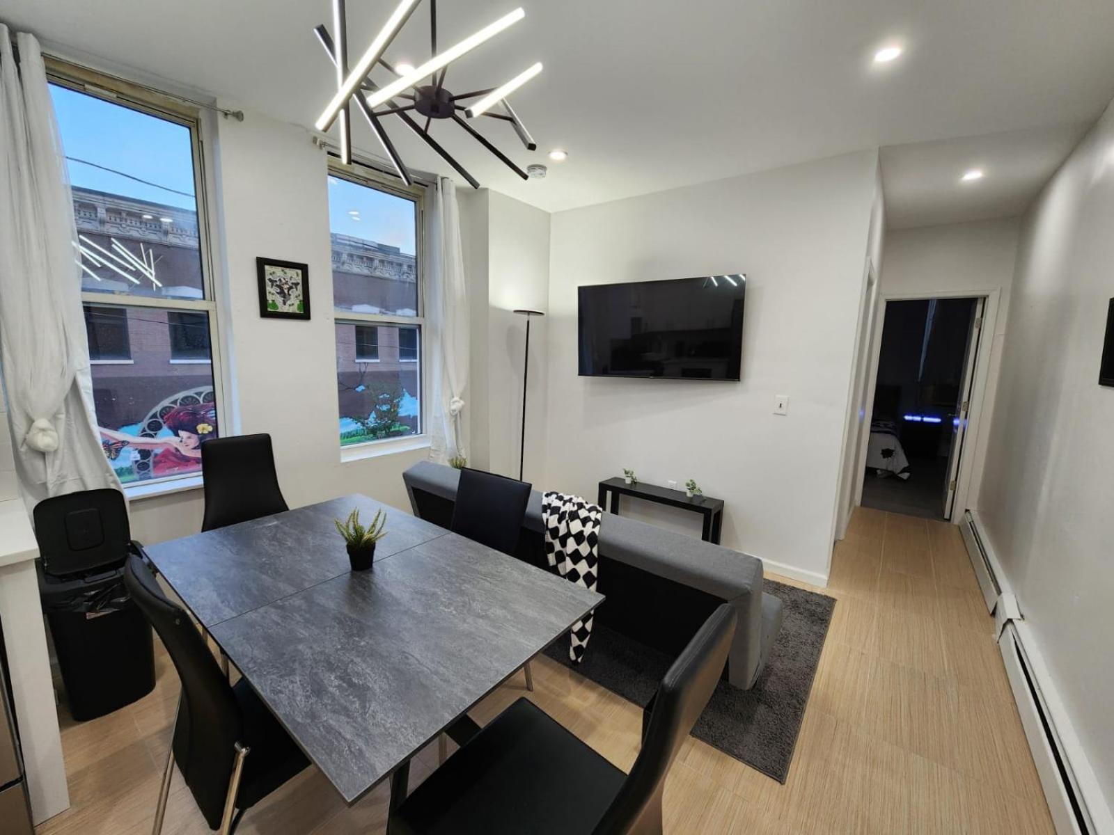 Accessible And Spacious 2br-apt Mins Nyc * Jersey City