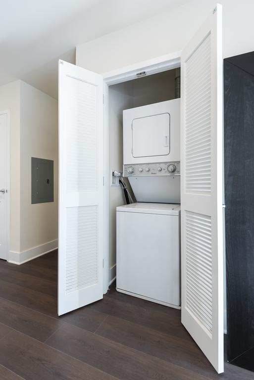 Apartment Dharma Home Suites Jc At Grove Station II *