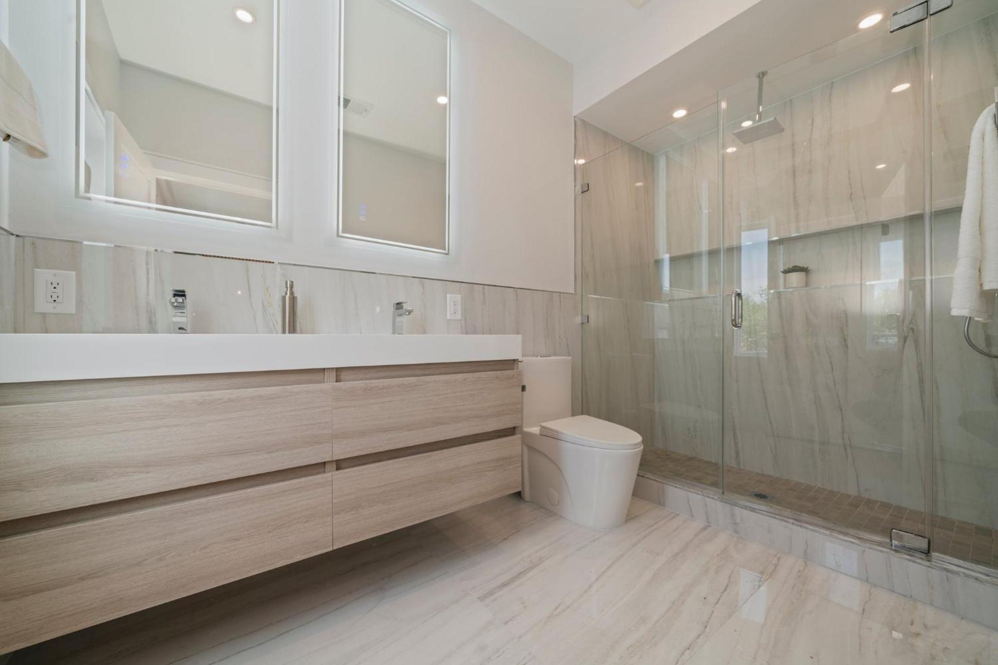 Huge 2000 Sqft Luxury & Stylish Minutes To New York