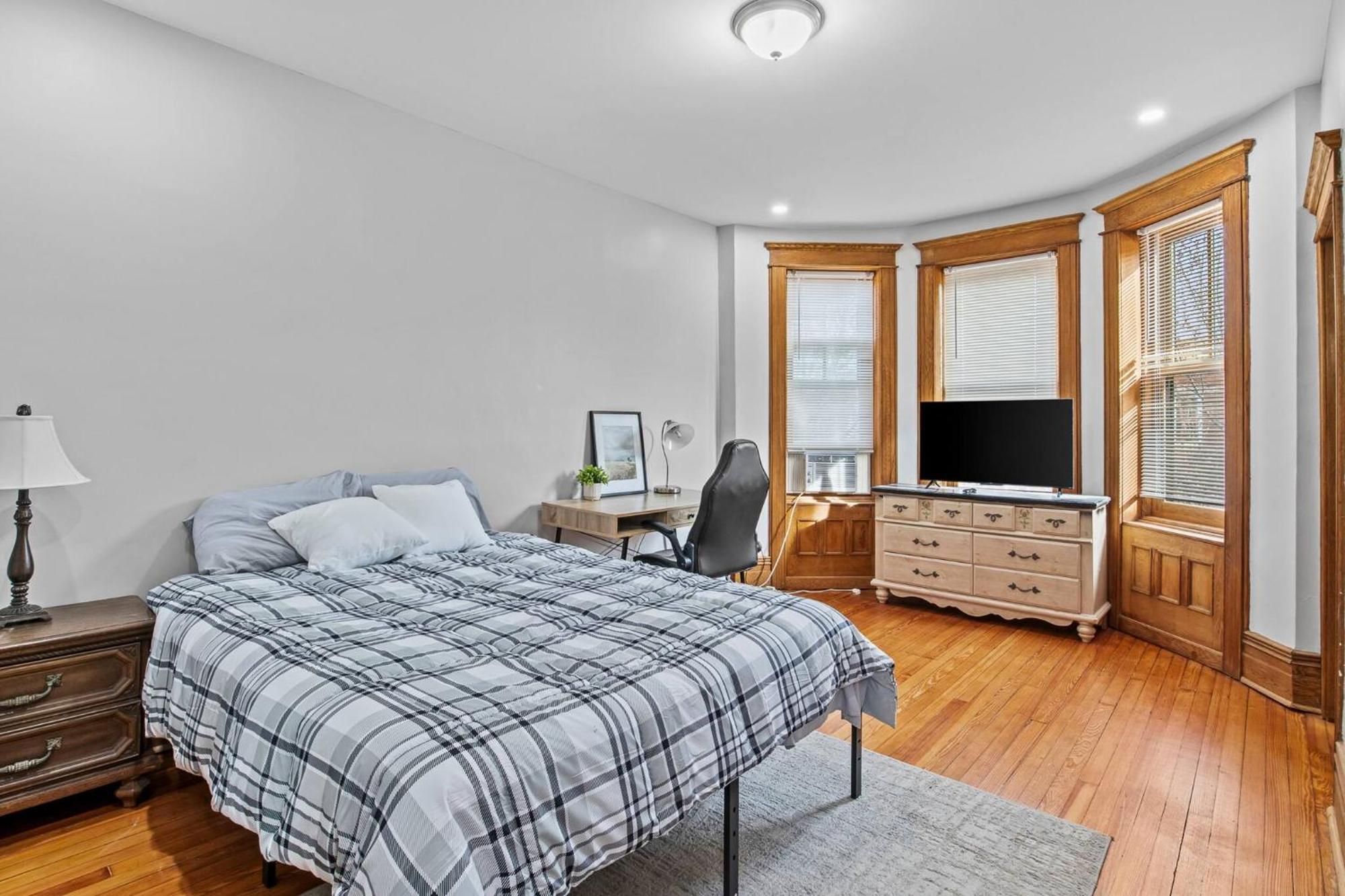 Apartment Beautiful Green-door Brownstone Jersey City