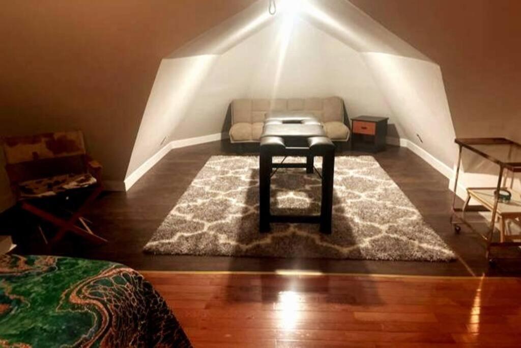 Urban Oasis With Sauna And King Bed With Free Parking Plus More Apartment Jersey City