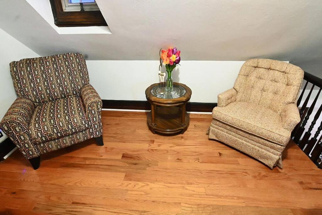 Apartment Urban Oasis With Sauna And King Bed With Free Parking Plus More