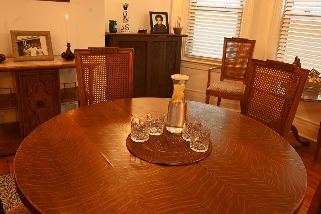 Apartment Urban Oasis With Sauna And King Bed With Free Parking Plus More Jersey City
