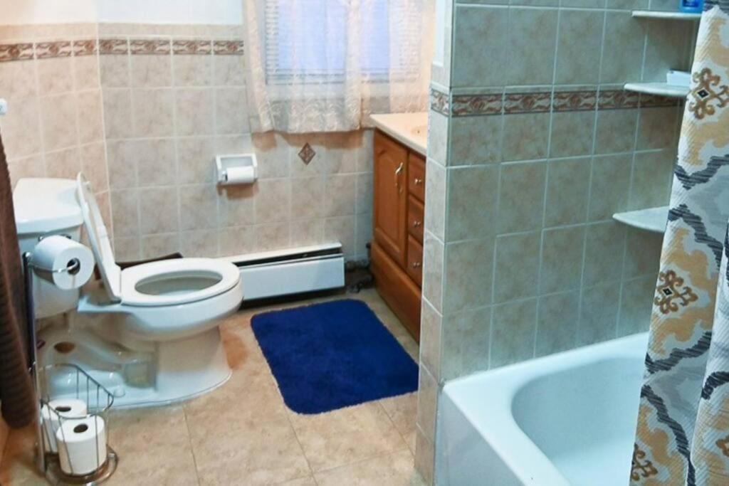 Apartment Urban Oasis With Sauna And King Bed With Free Parking Plus More *