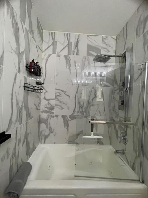 Holiday home Modern Minimalistic 3 Bdr Townhouse *