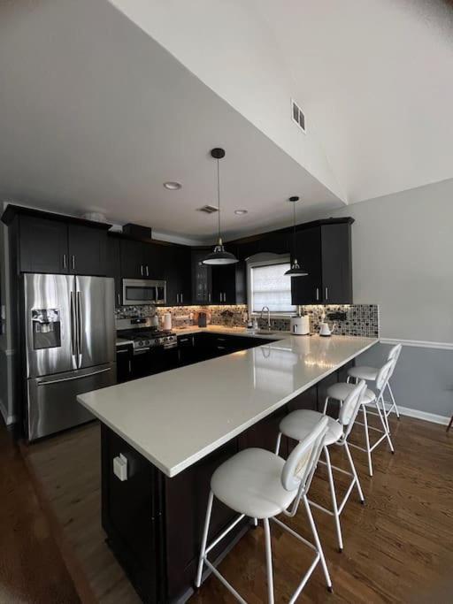 Modern Minimalistic 3 Bdr Townhouse * Jersey City