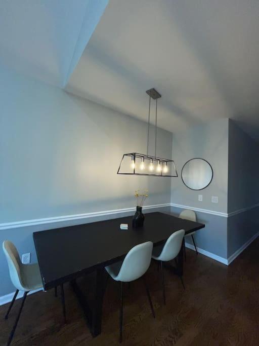 Holiday home Modern Minimalistic 3 Bdr Townhouse *