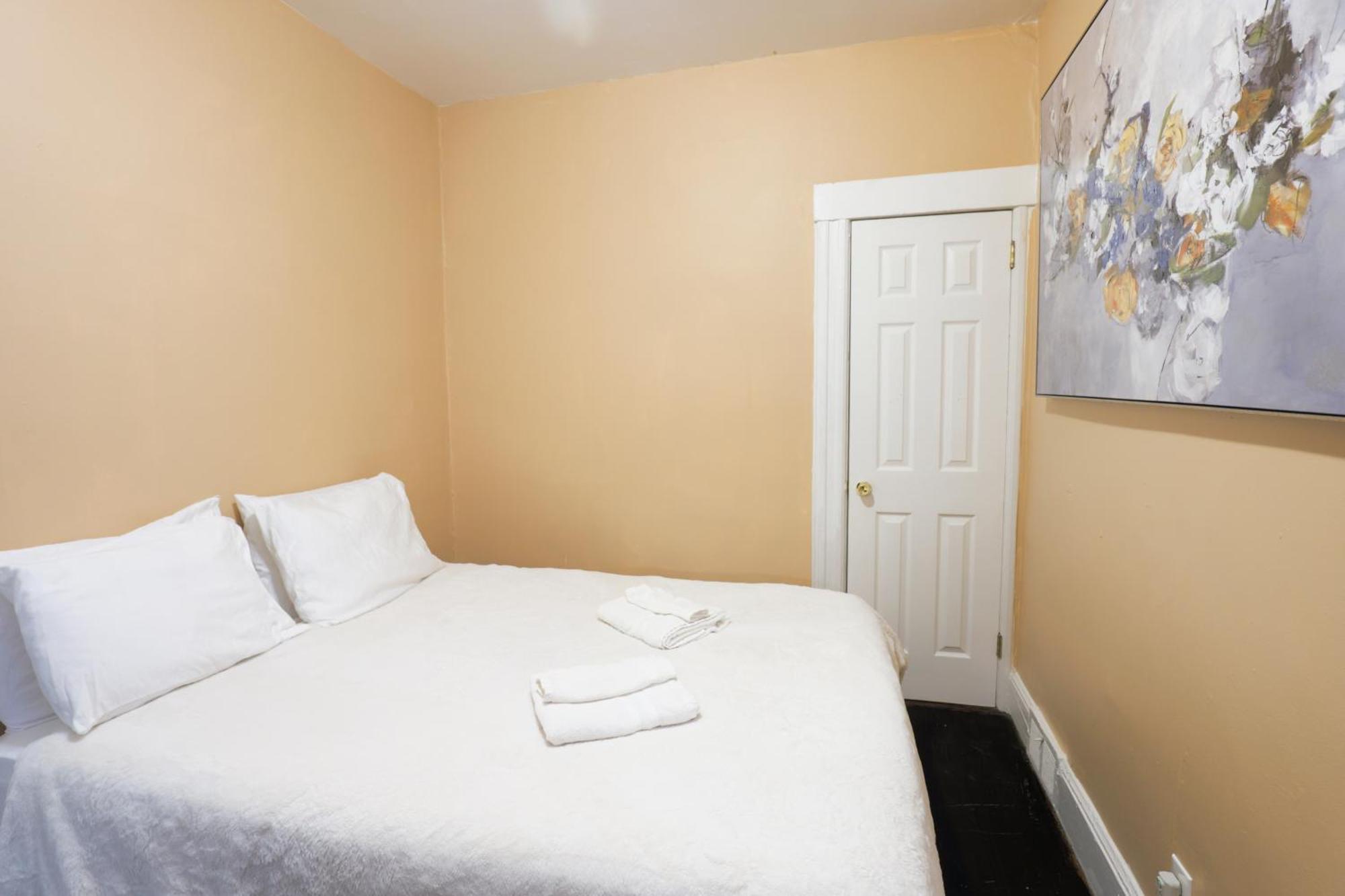 Spacious & Stylish 2br Near Manhattan Apartment