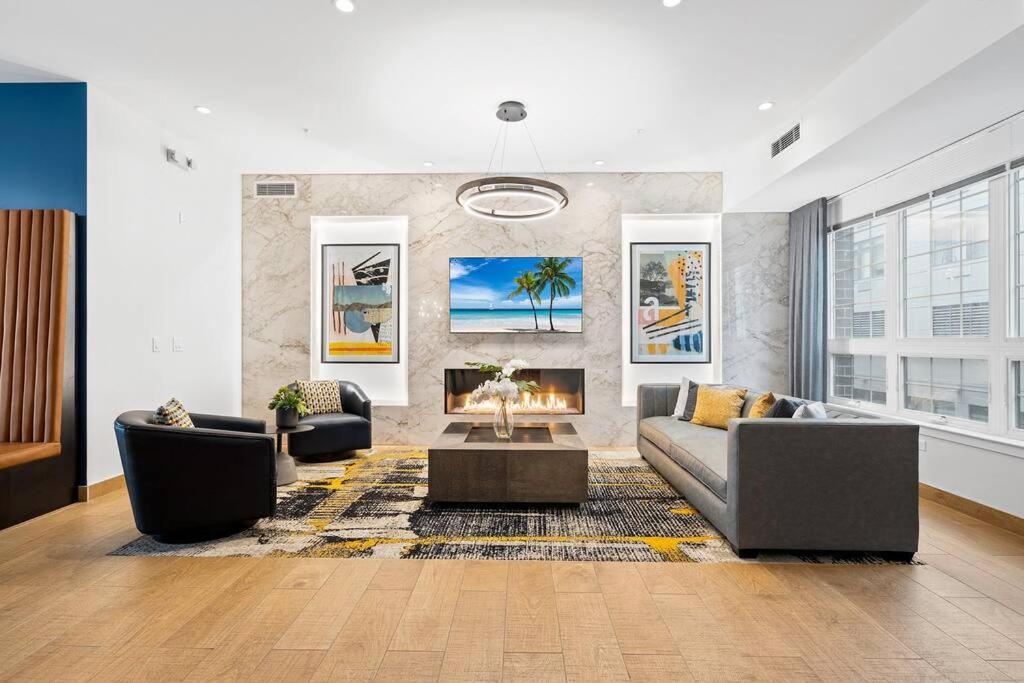 Luxury Living In Jersey Only Steps Away From Manhattan Apartment Jersey City