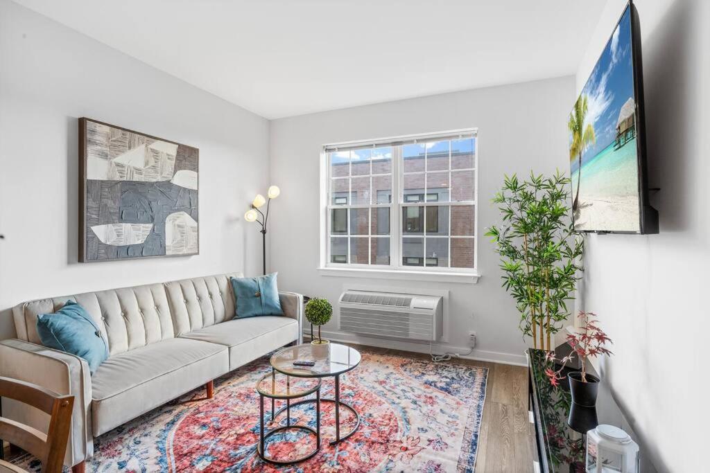 Luxury Living In Jersey Only Steps Away From Manhattan Apartment *