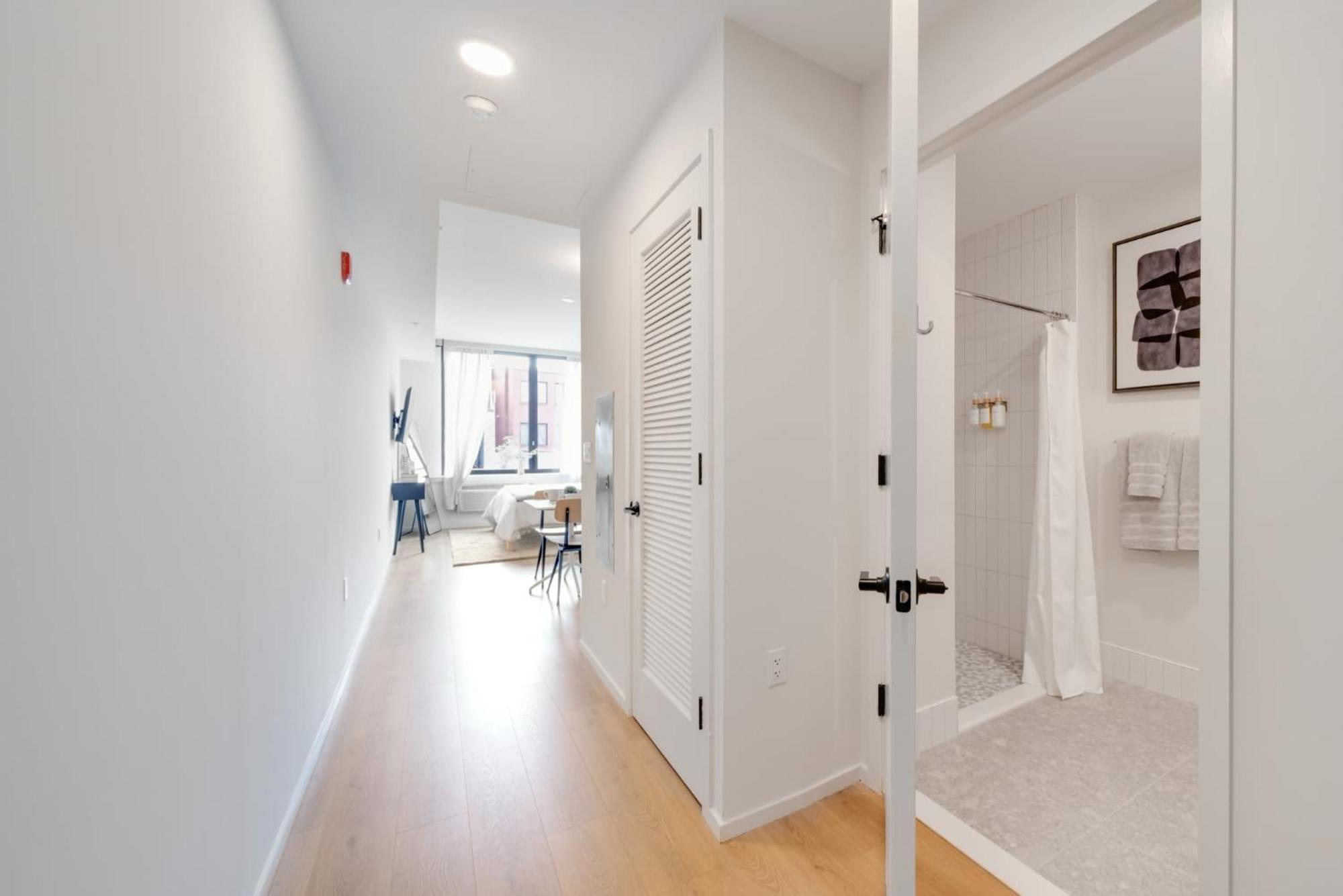 Ideal And Comfortable Living At One Grove In Jersey