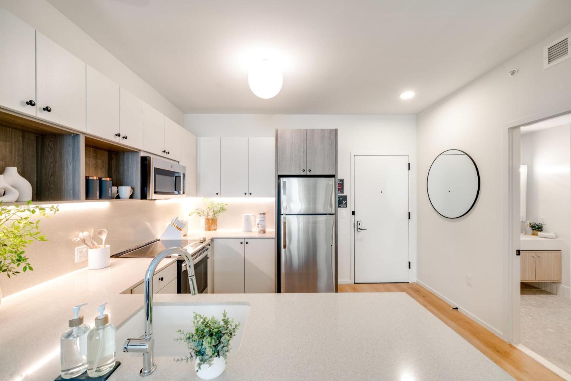 Ideal And Comfortable Living At One Grove In Jersey *