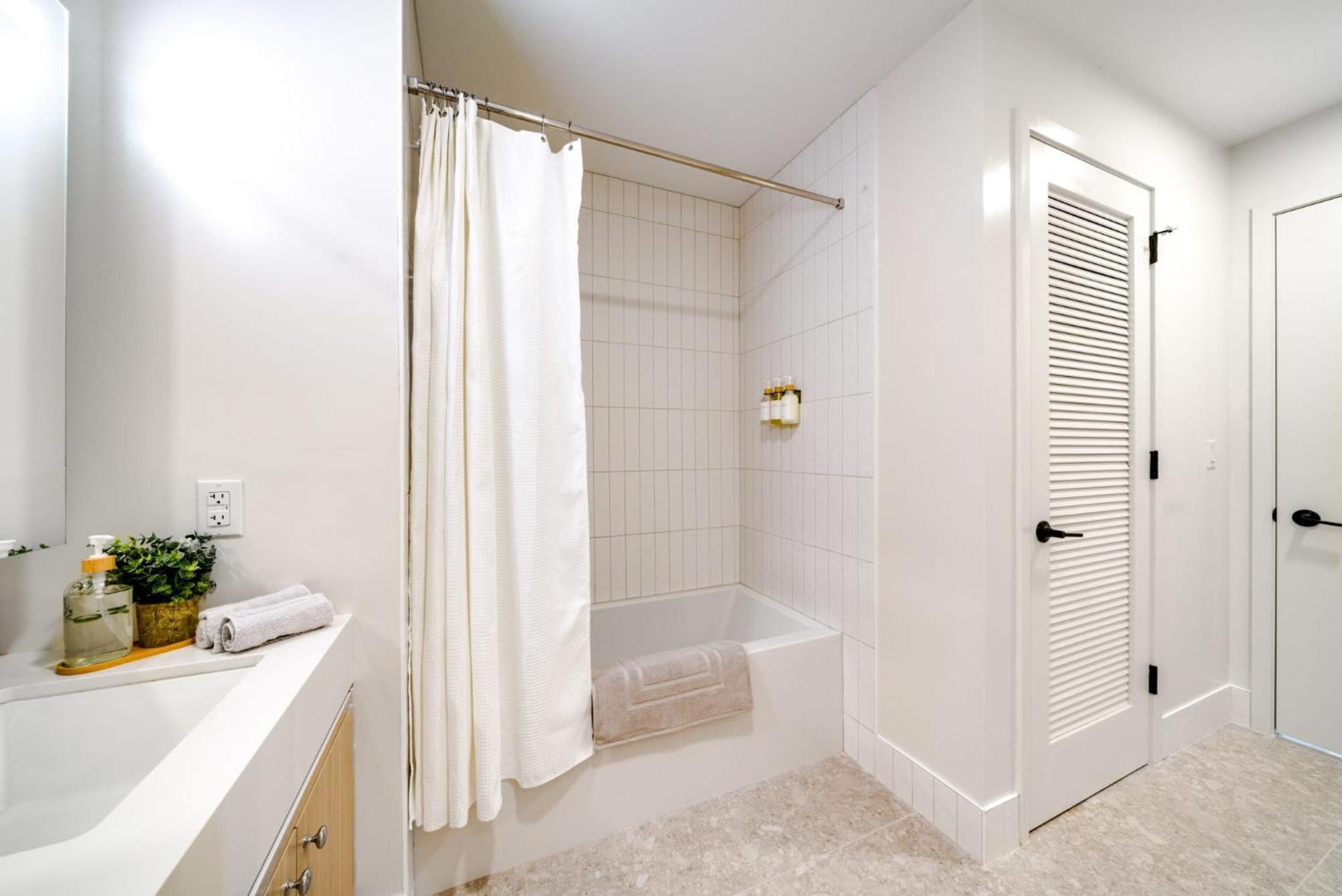 Ideal And Comfortable Living At One Grove In Jersey Apartment