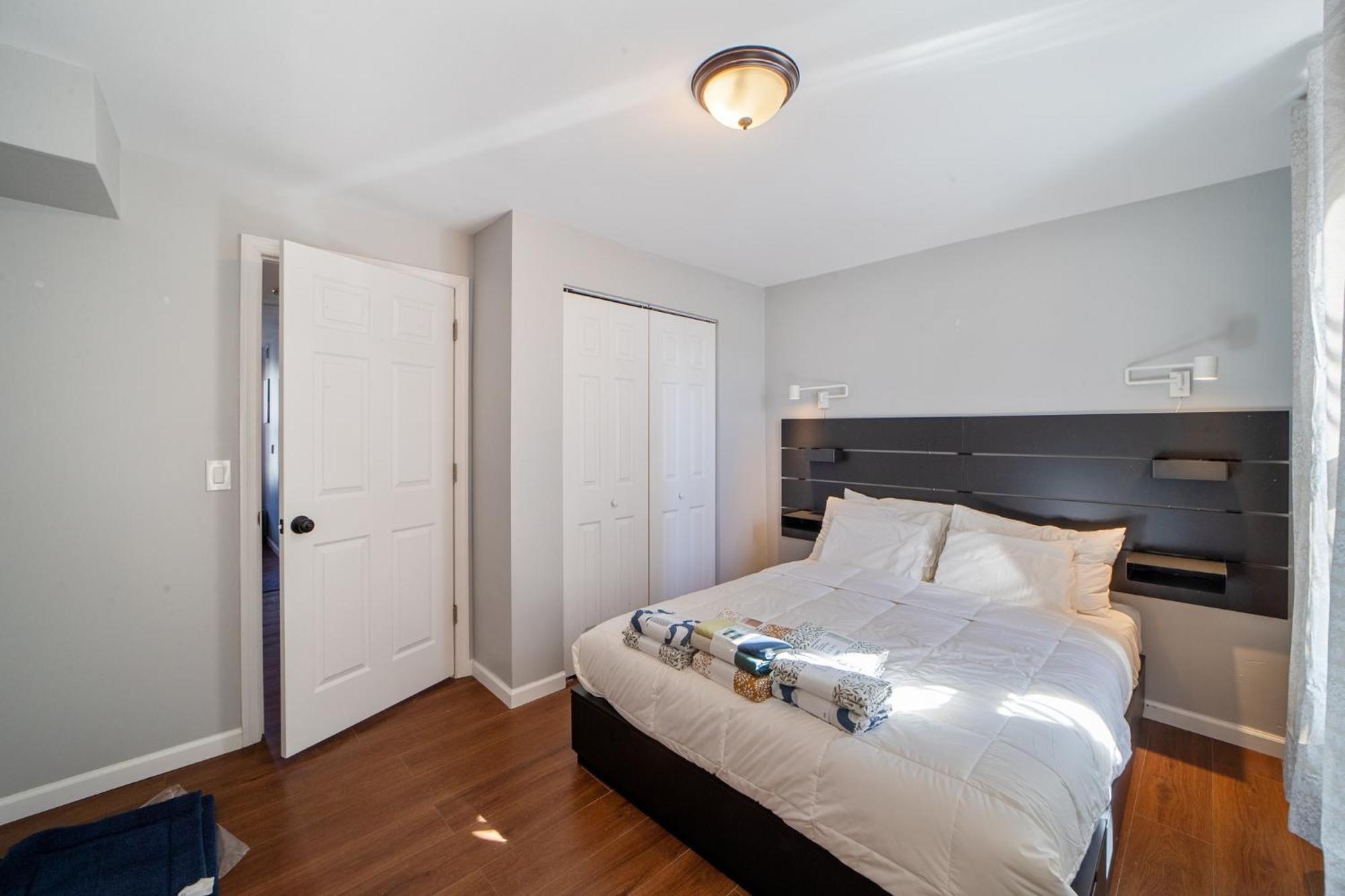 Stylish Jersey Escape Near Nyc Apartment Jersey City