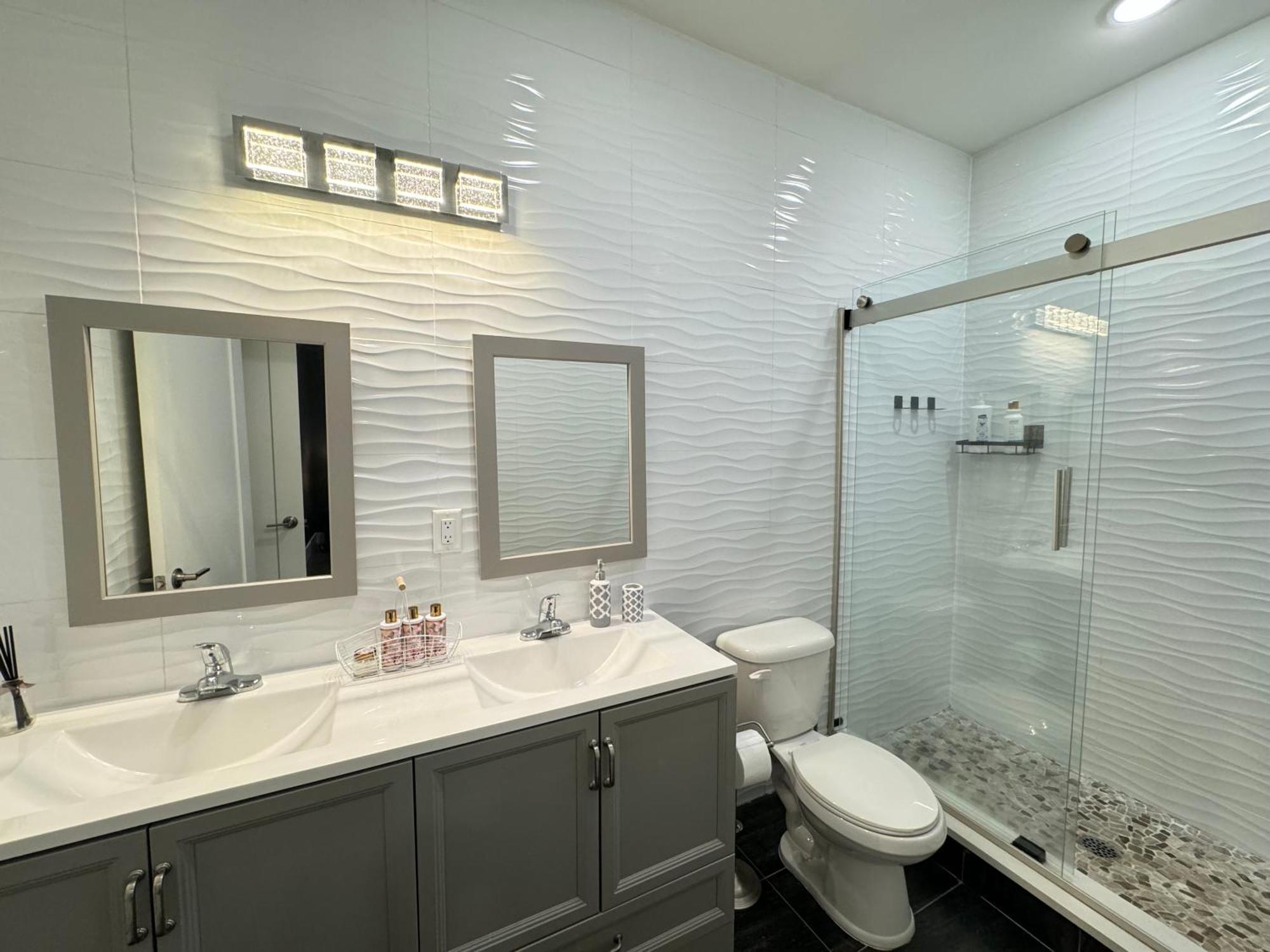Stunning Nyc Rooftop Views Minutes Away From Nyc 2 Bedroom 2 Bath Apartment