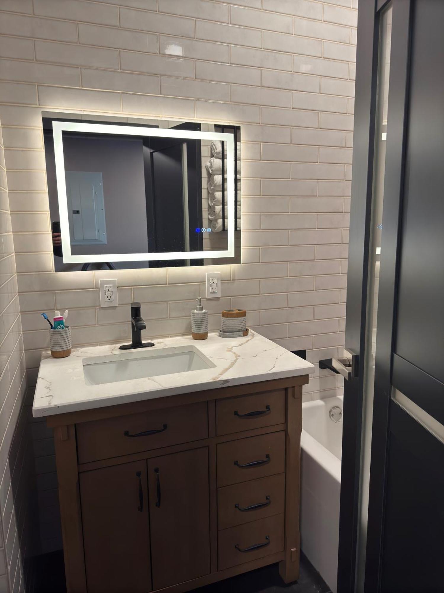 New Modern Private Entrance 2 Bd Minutes To Nyc