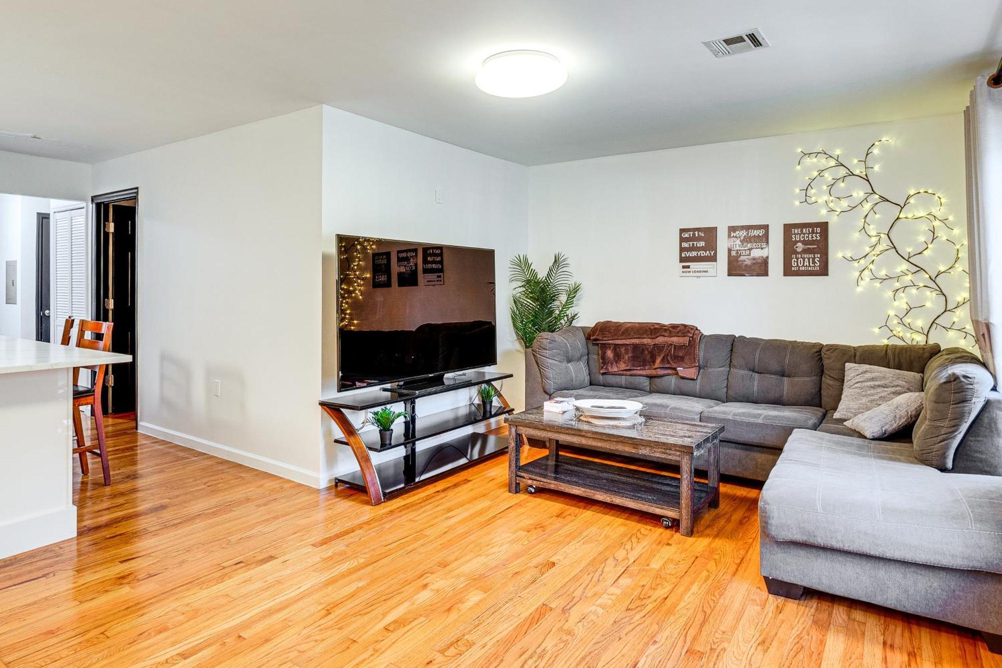 Apartment 8 Mi To Nyc Centrally Located Jersey Apt!
