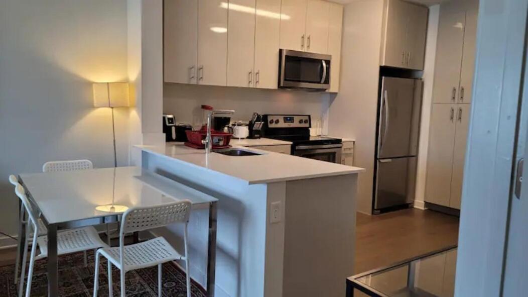 Very Posh 1 Bed -city Views, Walk To Subway And Ferry, 15 Minutes To Manhattan, Min 30 Days