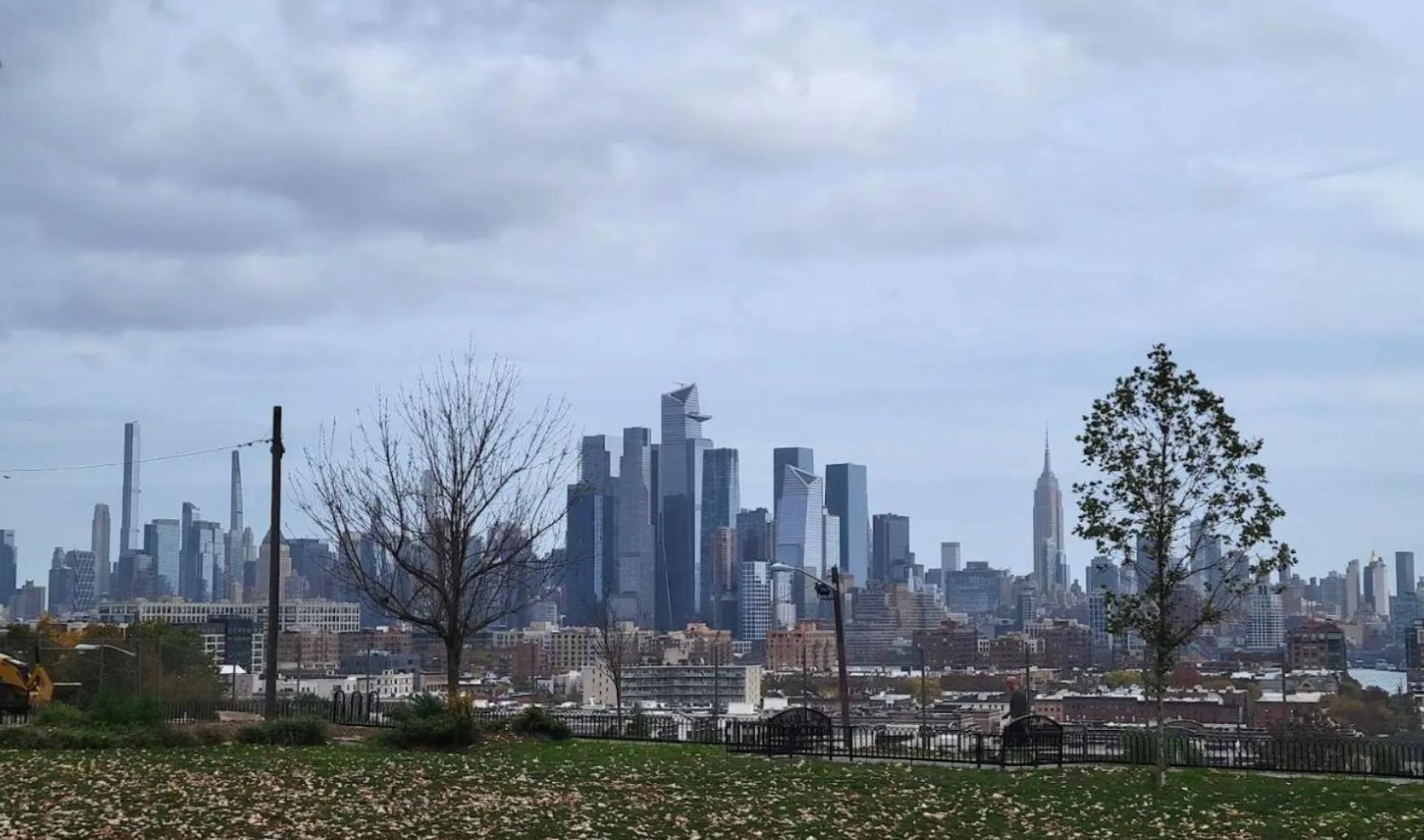 Comfy With Skyline Front View Mins Away From Nyc Homestay *