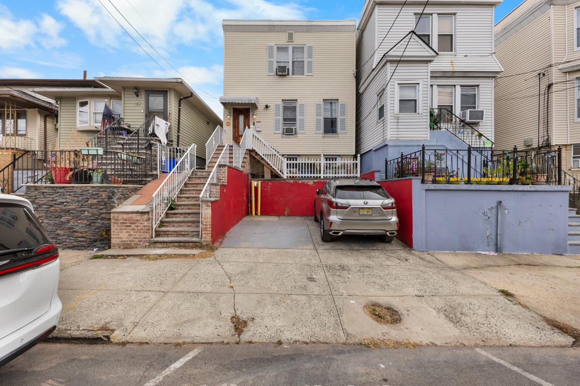 Large Luxury With Game & Backyard Near Nyc With Parking Holiday home *