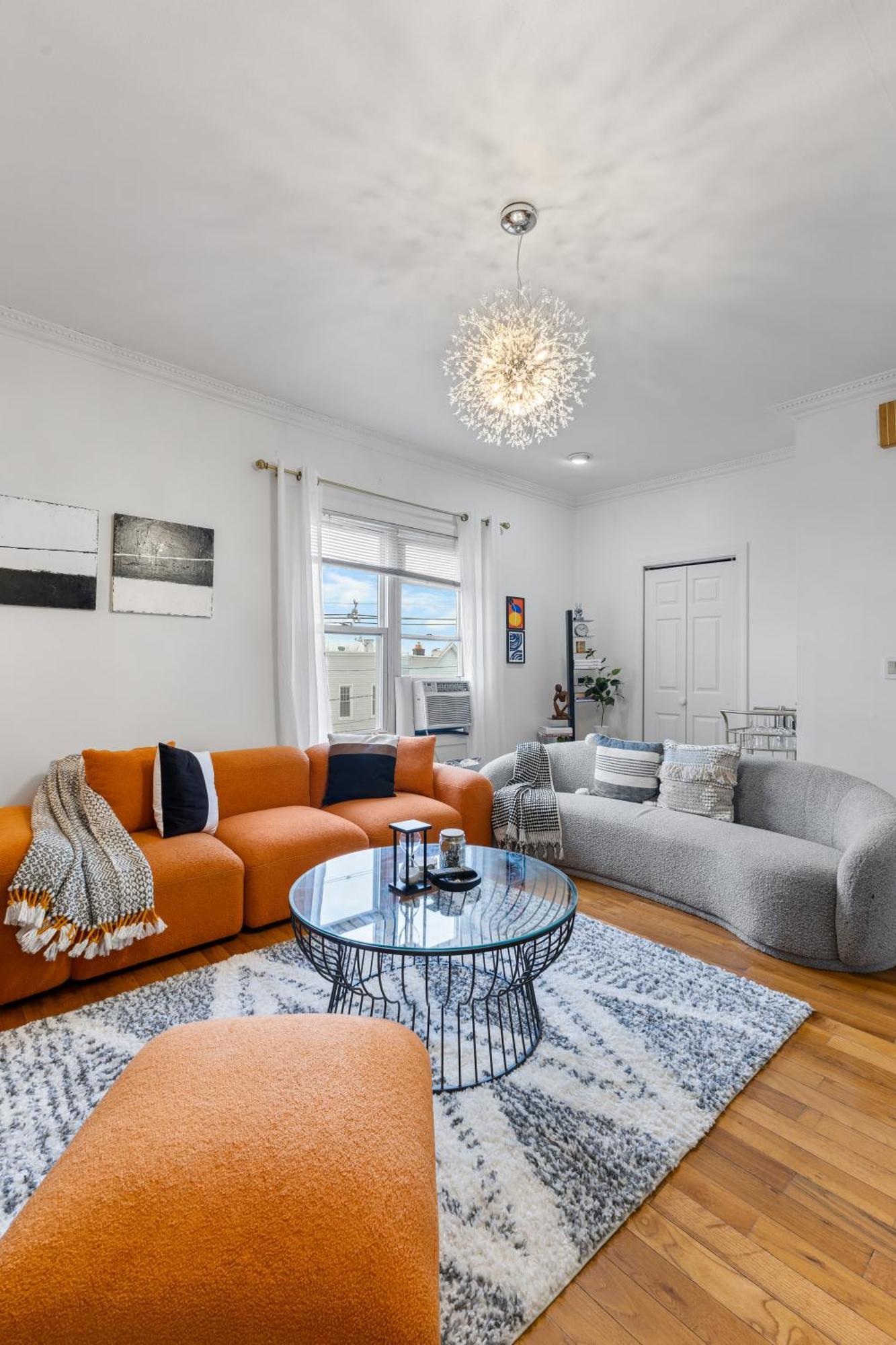 Large Luxury With Game & Backyard Near Nyc With Parking Holiday home