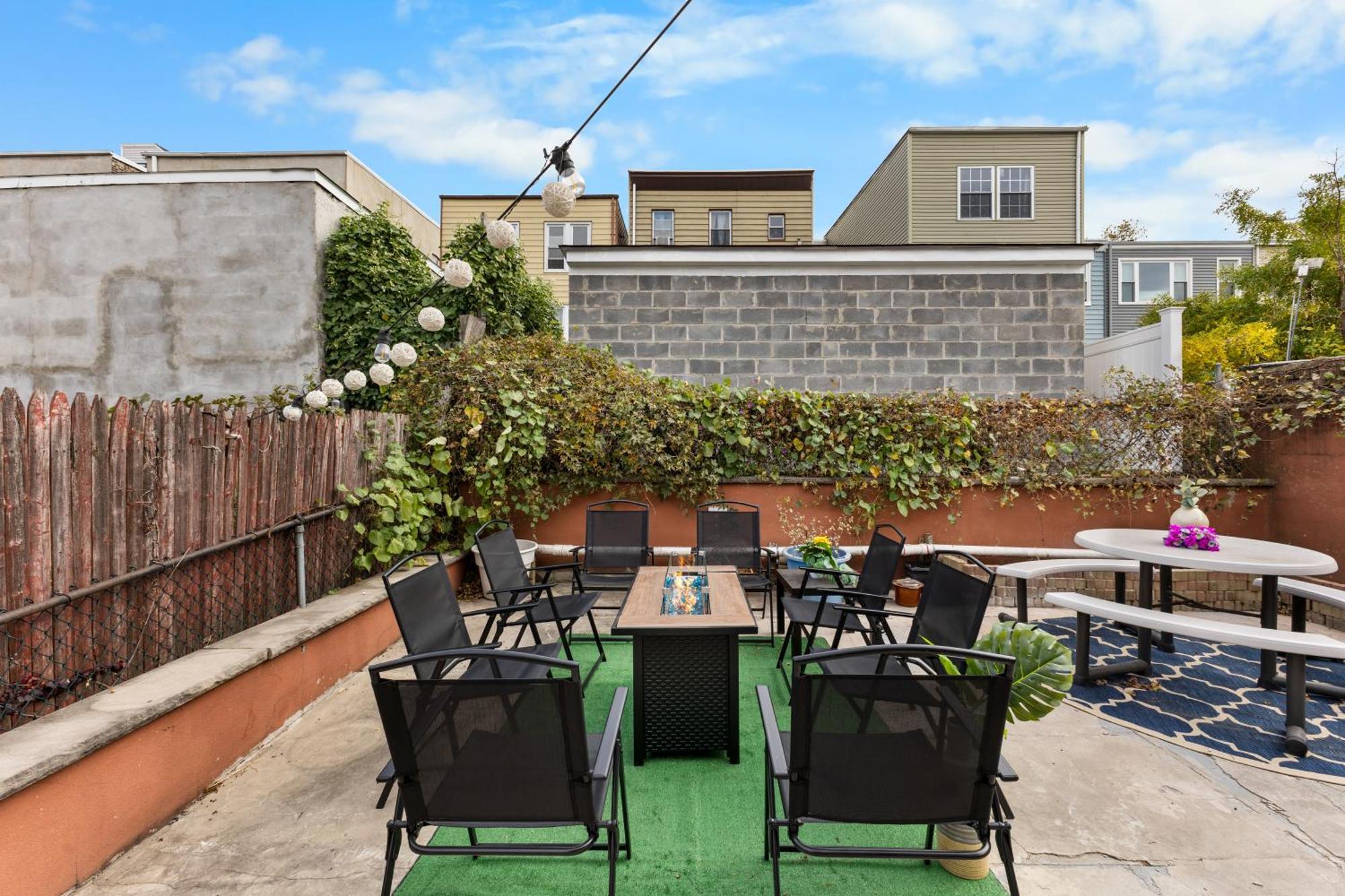 Holiday home Large Luxury With Game & Backyard Near Nyc With Parking Jersey City