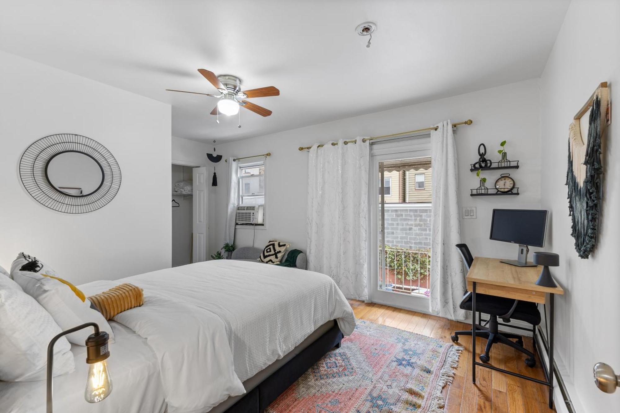 Large Luxury With Game & Backyard Near Nyc With Parking * Jersey City