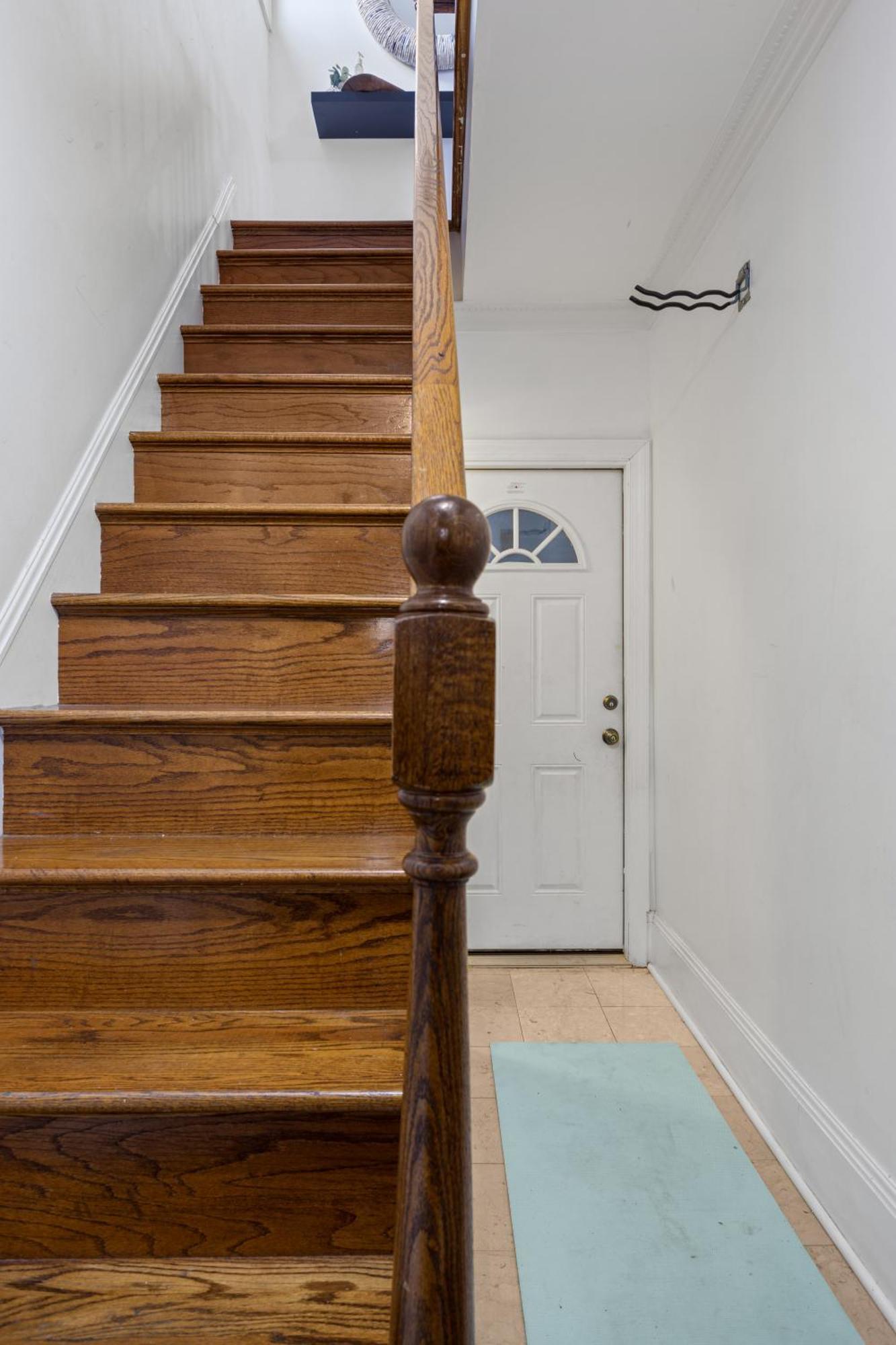 Large Luxury With Game & Backyard Near Nyc With Parking *