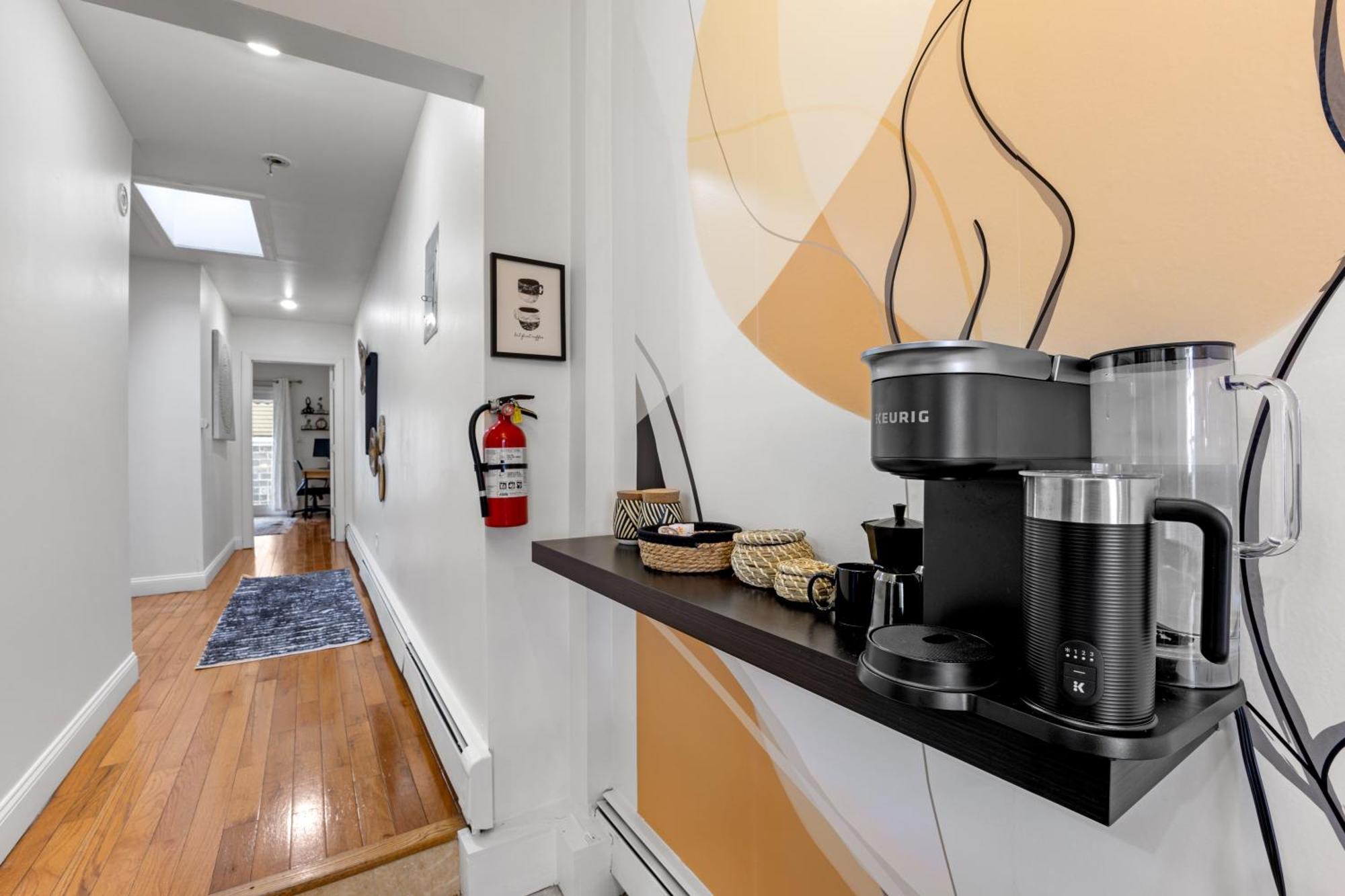 Large Luxury With Game & Backyard Near Nyc With Parking *