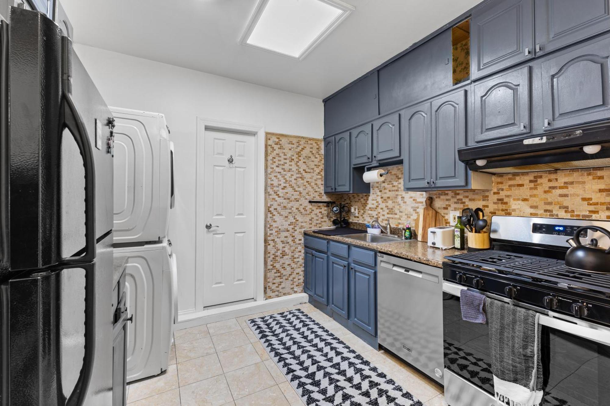 Large Luxury With Game & Backyard Near Nyc With Parking * Jersey City