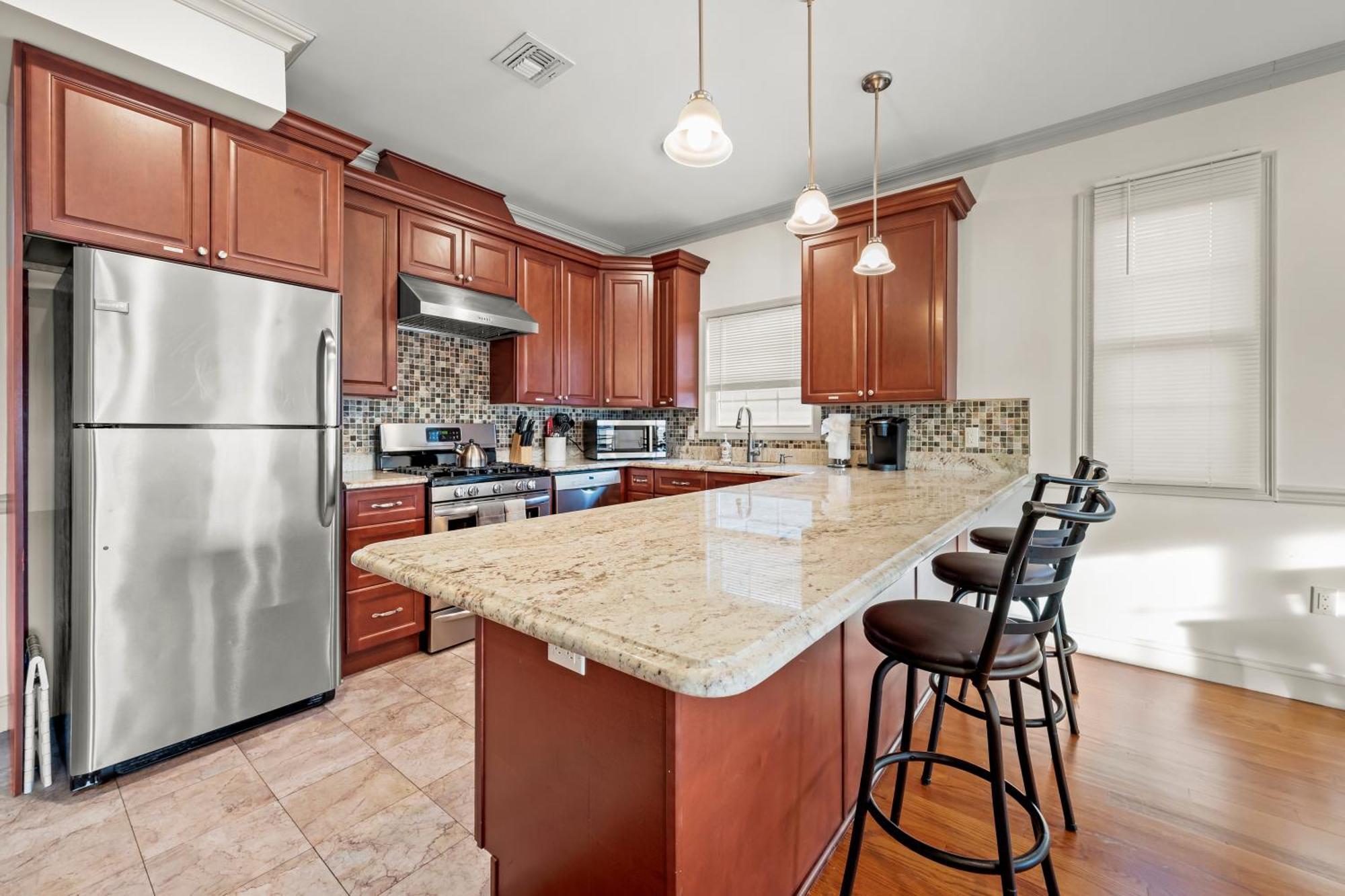 Huge Cozy Jersey Oasis With Double Balcony - 20 Mins To Nyc