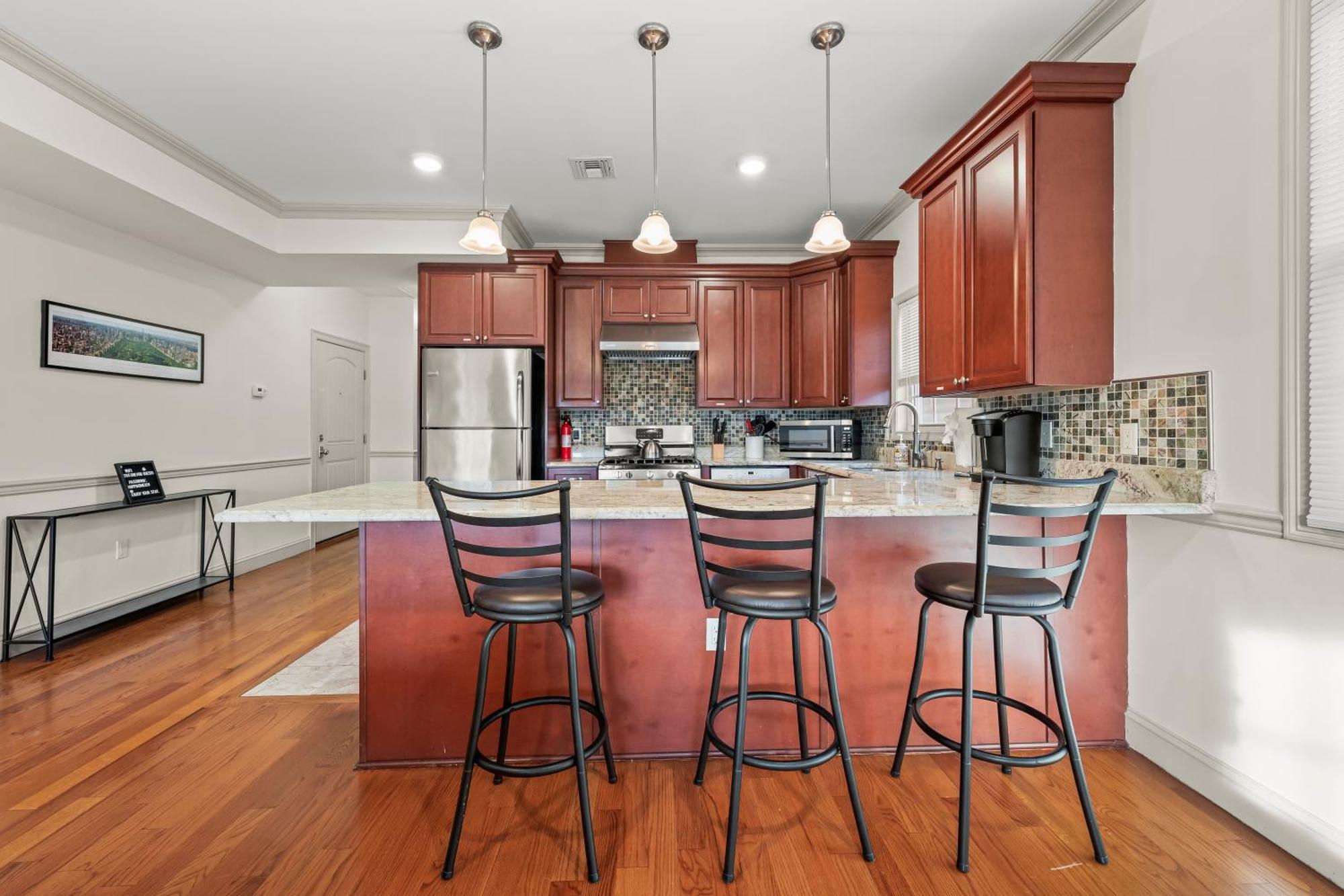 Huge Cozy Jersey Oasis With Double Balcony - 20 Mins To Nyc Jersey City