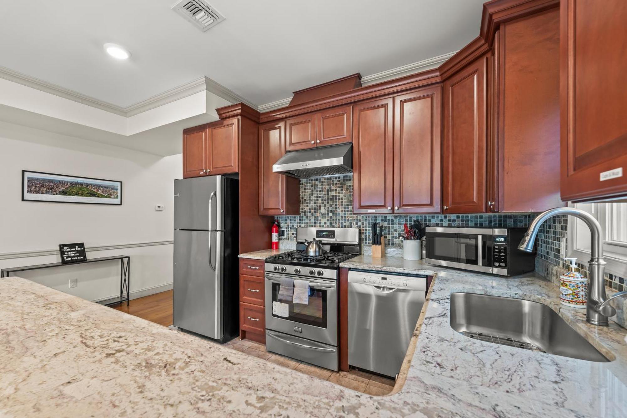 Huge Cozy Jersey Oasis With Double Balcony - 20 Mins To Nyc *
