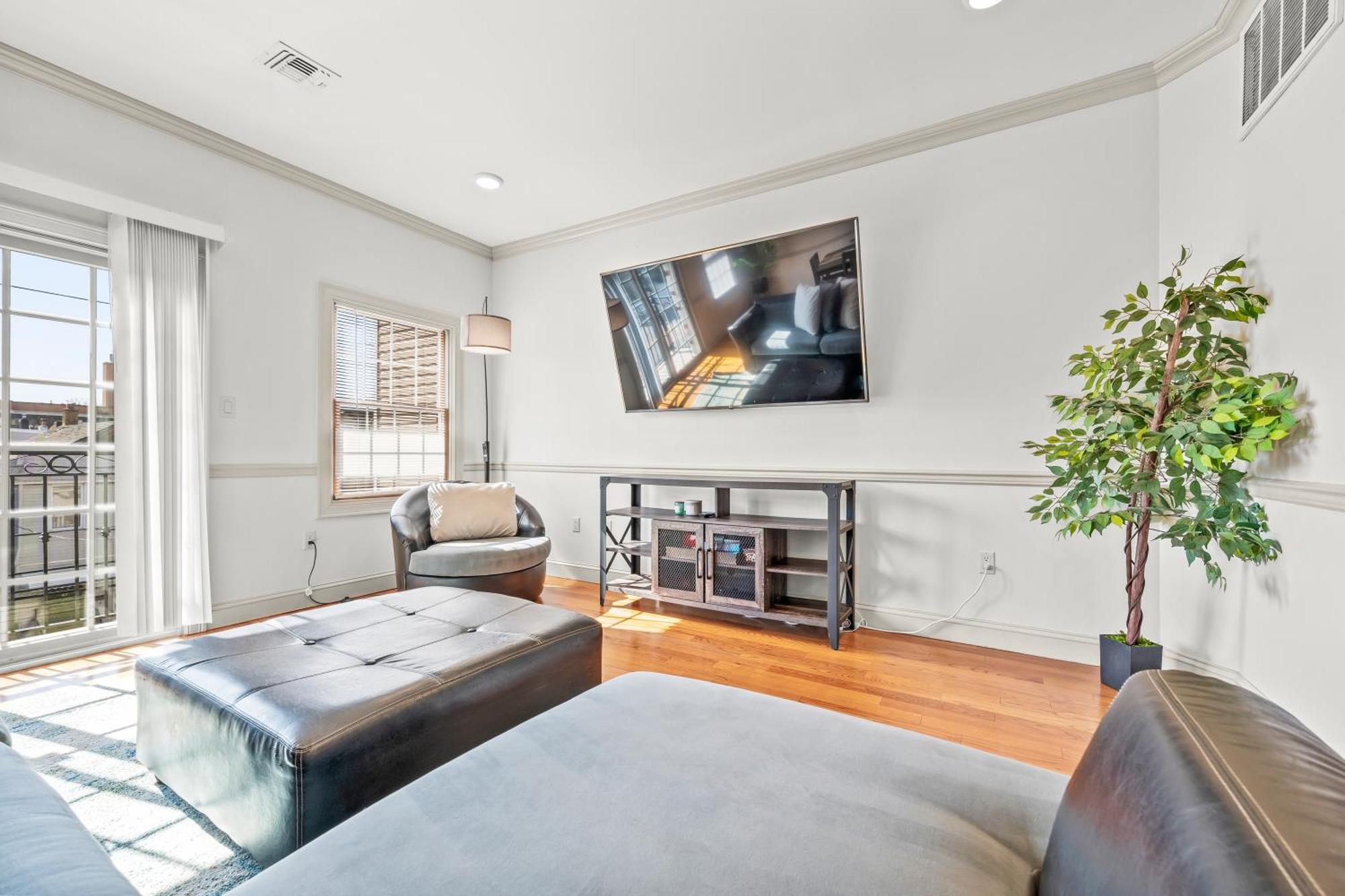 Huge Cozy Jersey Oasis With Double Balcony - 20 Mins To Nyc *
