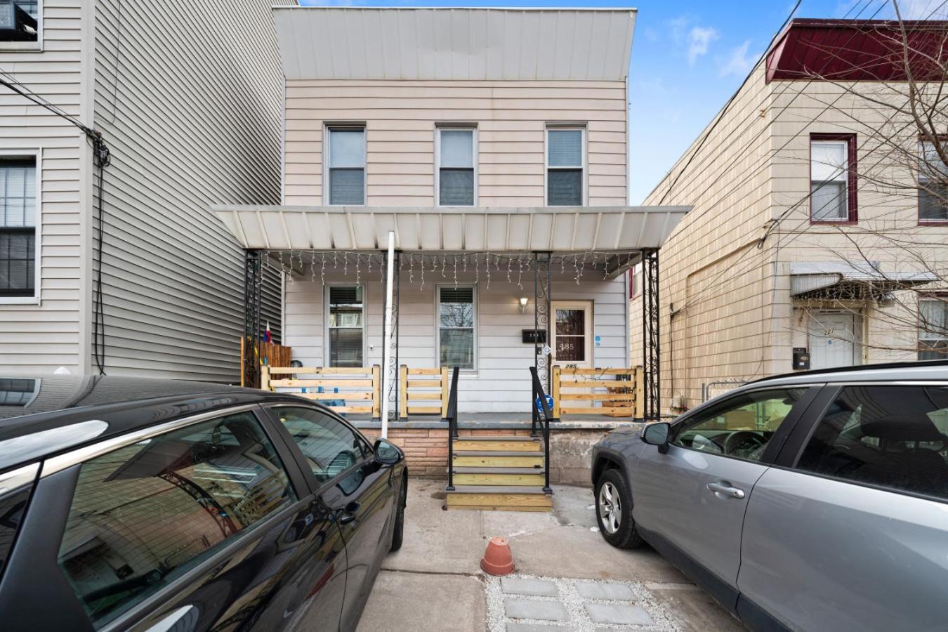 Nama Spacious Family Retreat Near Nyc Holiday home Jersey City